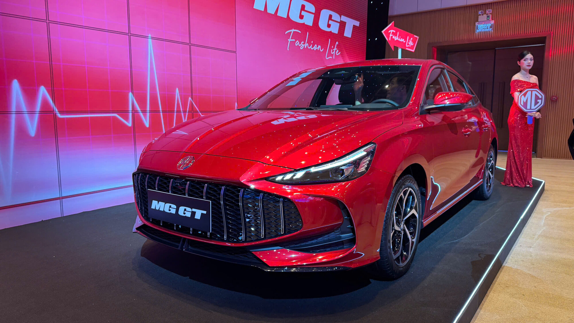 MG-GT-mới-giá-từ-518-triệu-đồng (14).jpg