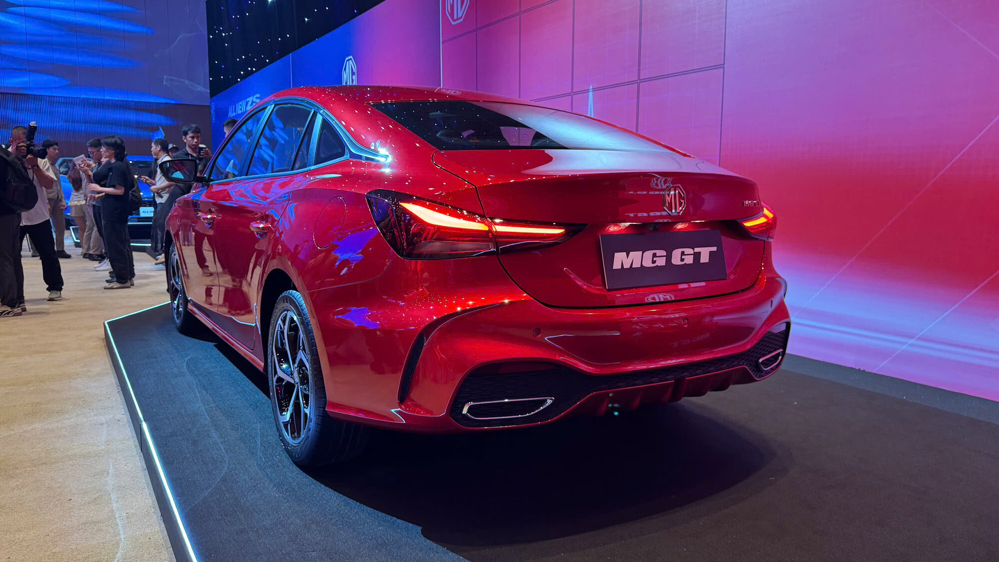 MG-GT-mới-giá-từ-518-triệu-đồng (9).jpg