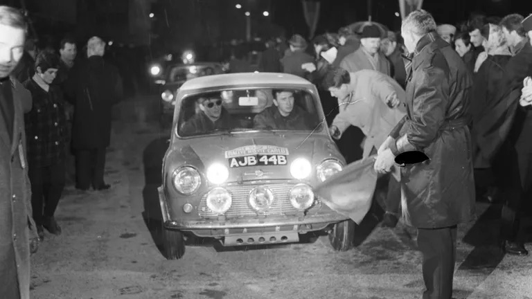 MINI 1965 Victory Edition-anh-2.jpg