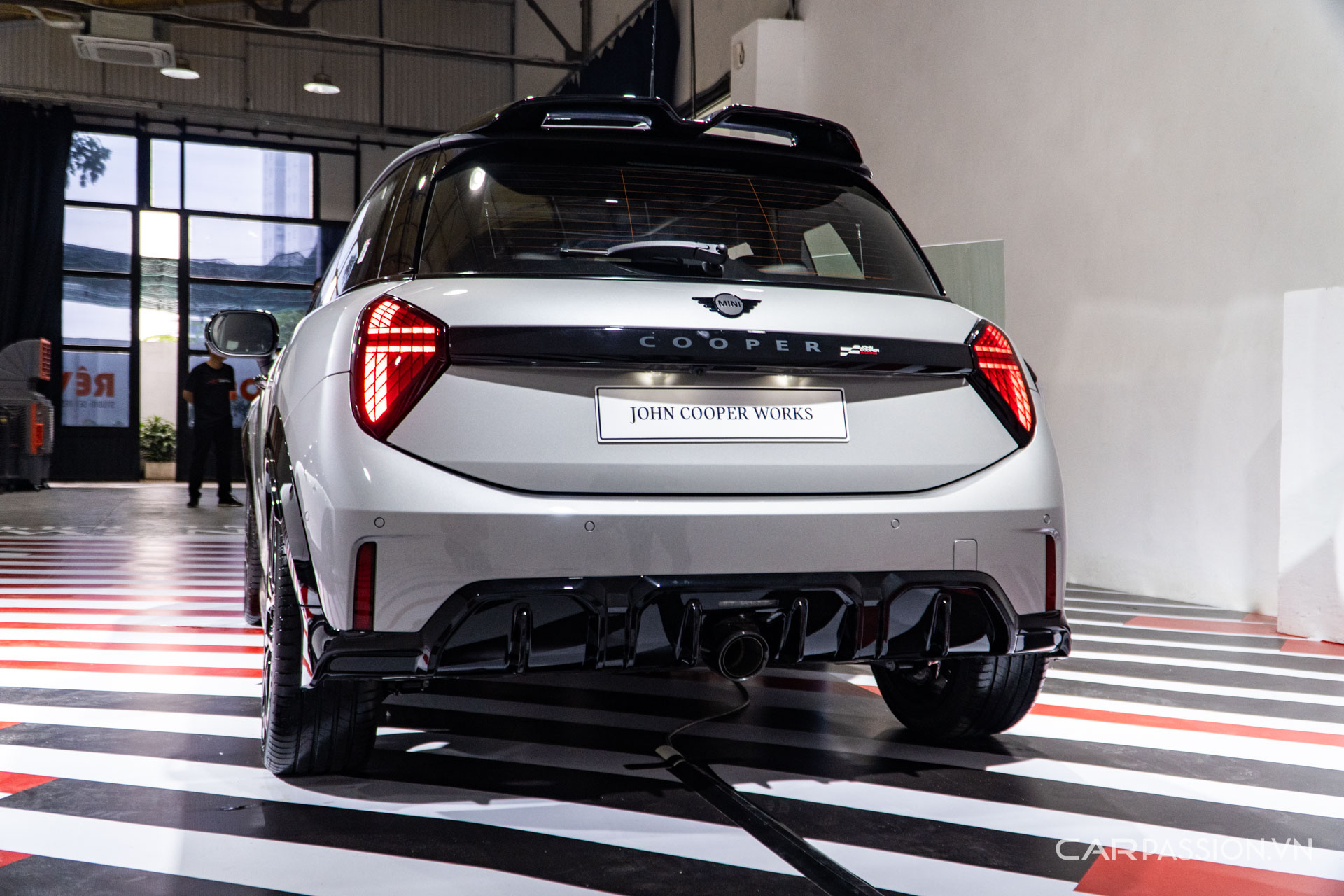 MINI John Cooper Works-anh--15.jpg