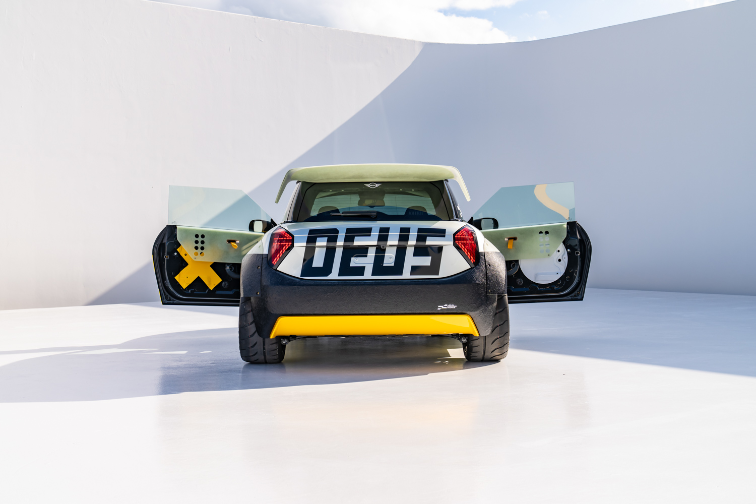  MINI và Deus Ex Machina-anh-_4.jpg