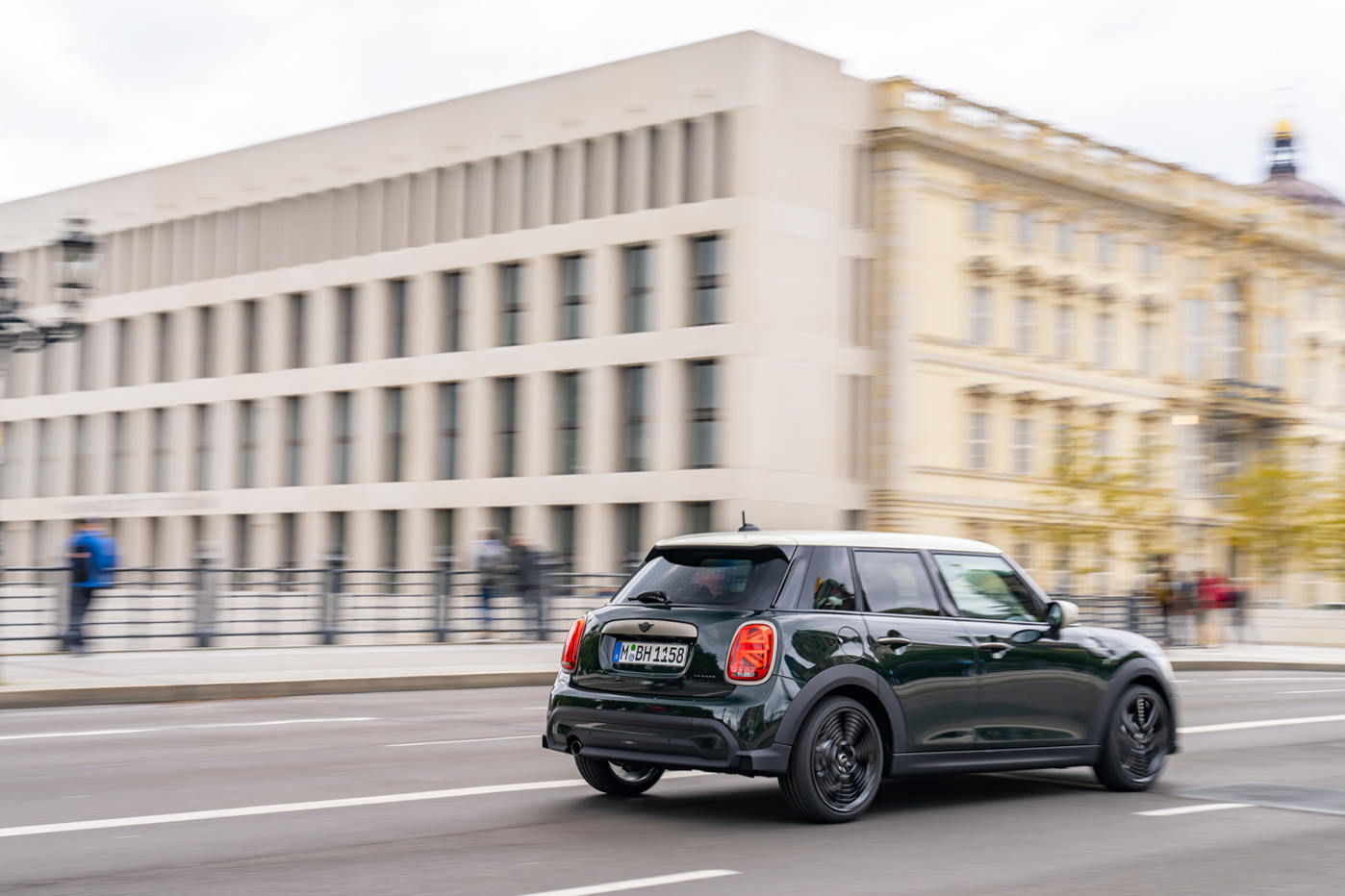 mini5door_resolute_03.jpg