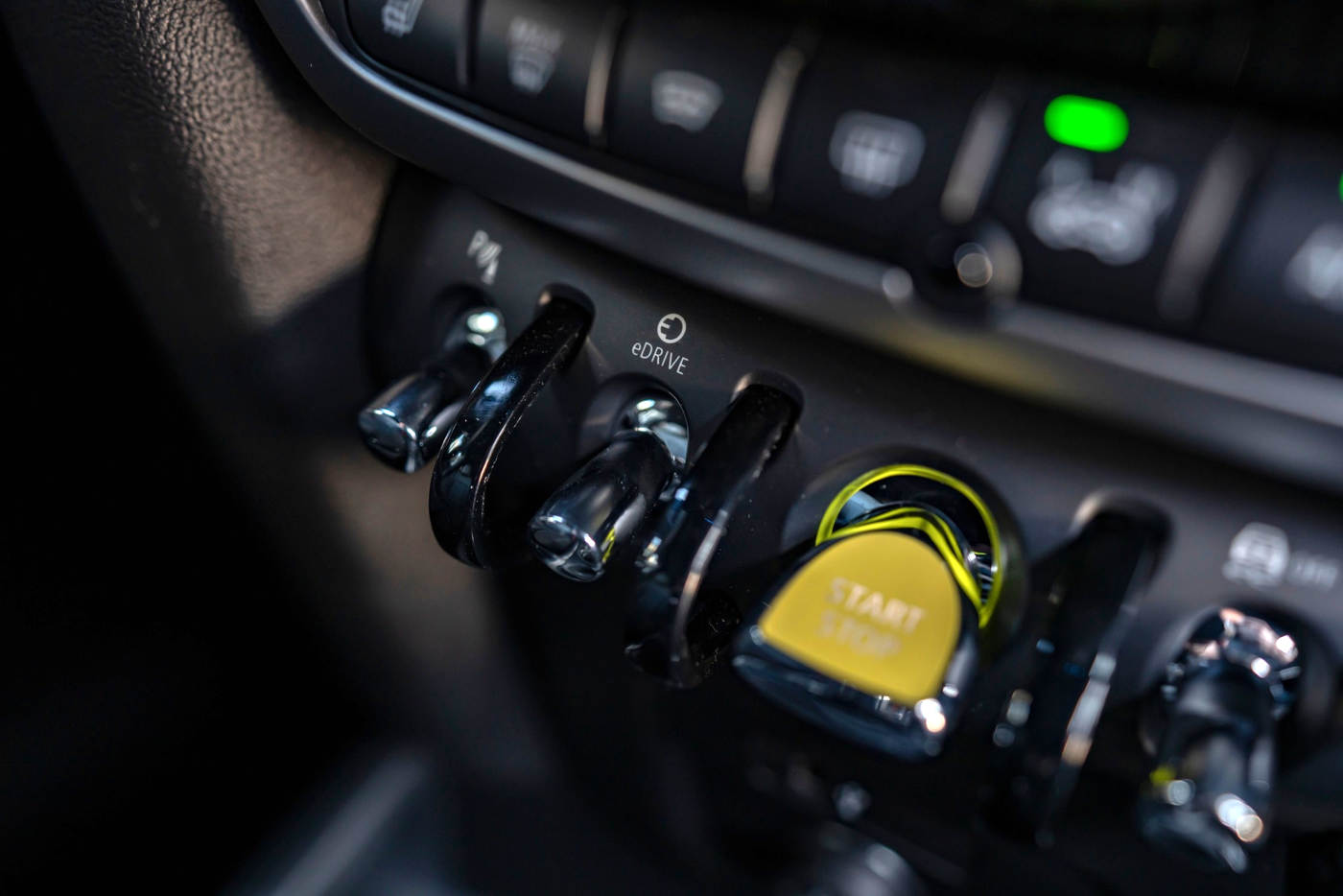 mini_countryman_2021_vn_01.jpg