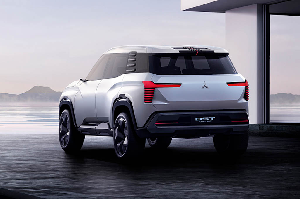 Mitsubishi DST Concept anh 1.jpg