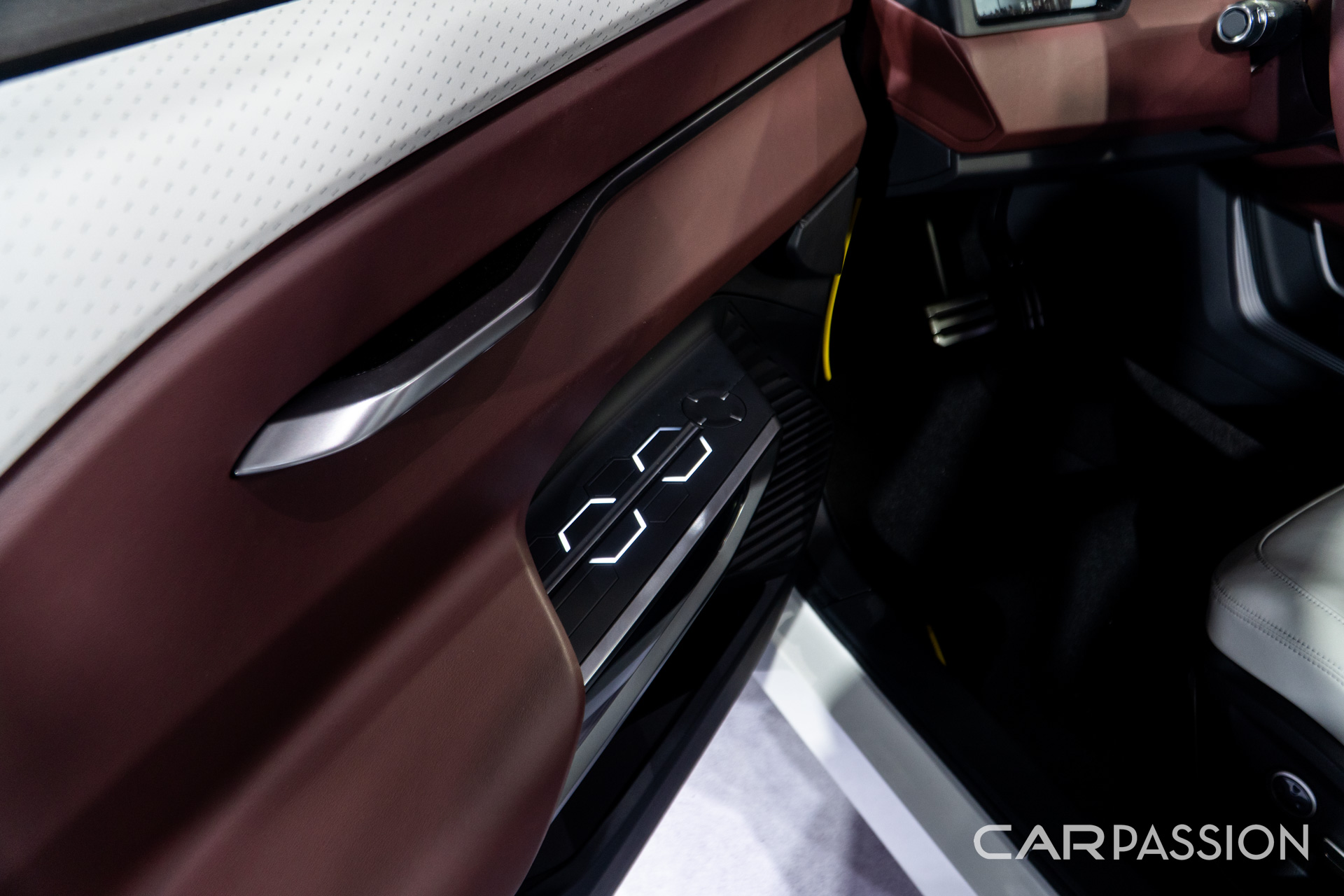 mitsubishi-dst-concept-anh--18.jpg