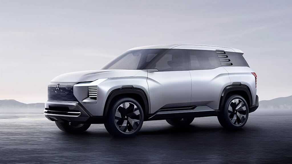 Mitsubishi DST Concept anh 3.jpg