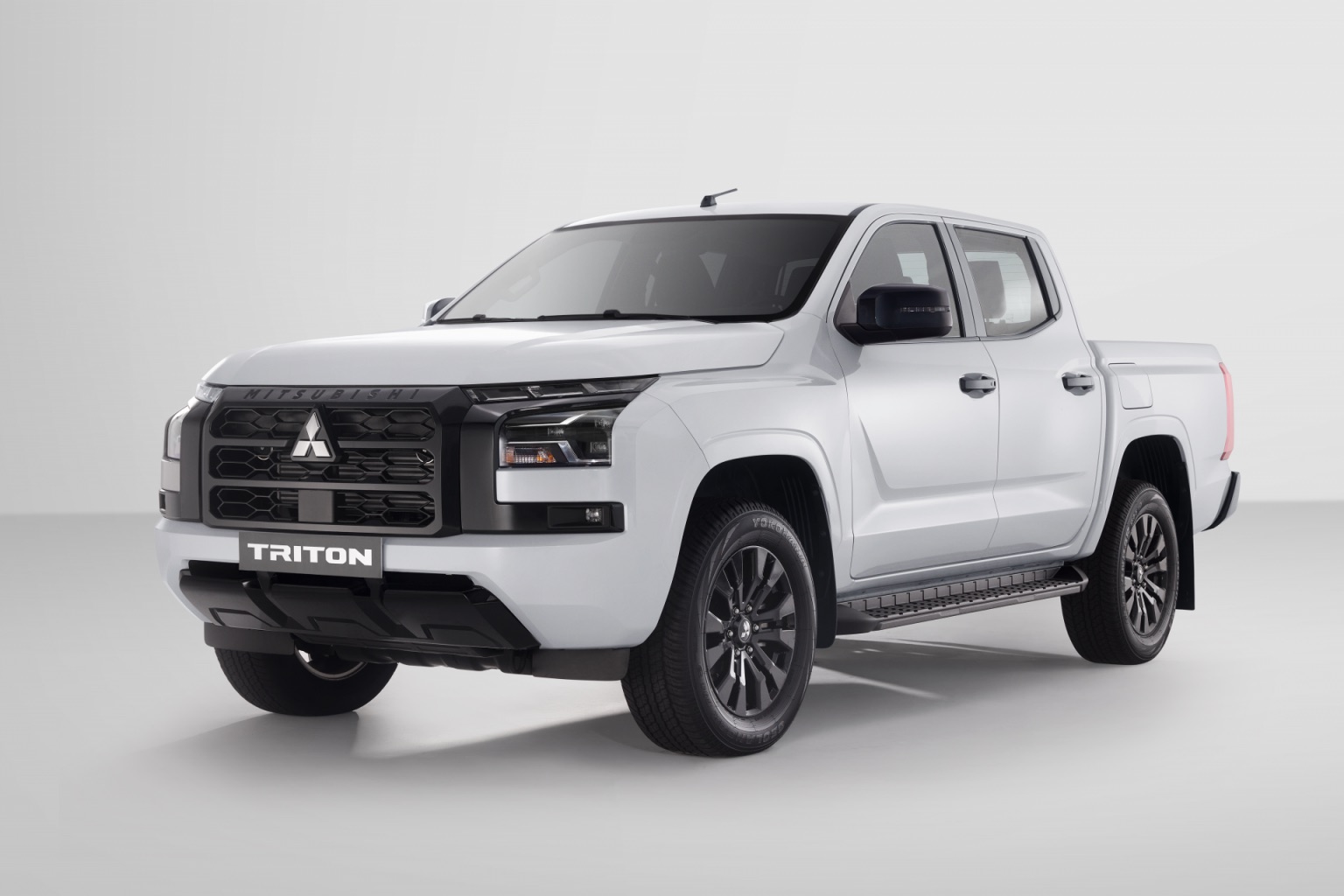 mitsubishi-triton-anh-2.jpeg