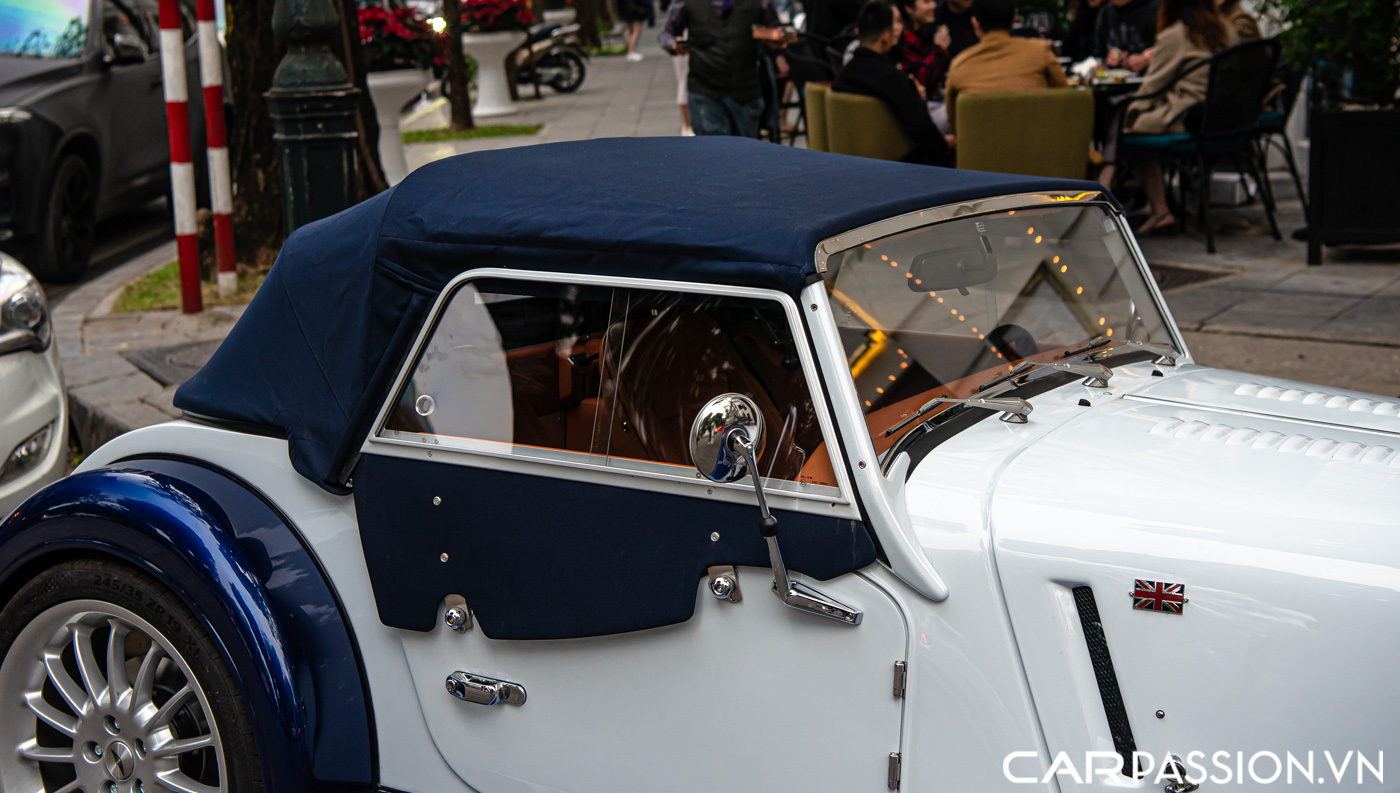 Morgan Plus Six (1).JPG