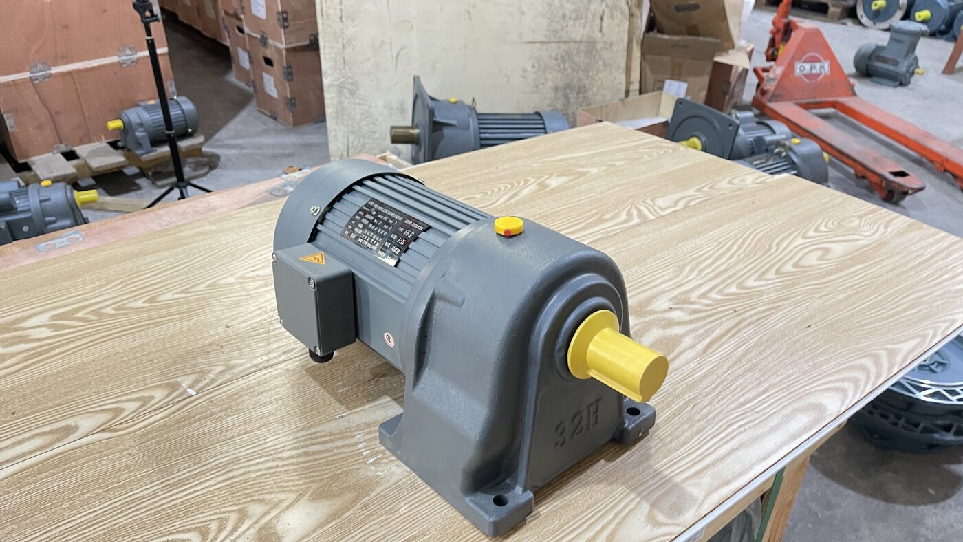 motor-giam-toc-3-pha-duoi-55kw.jpg