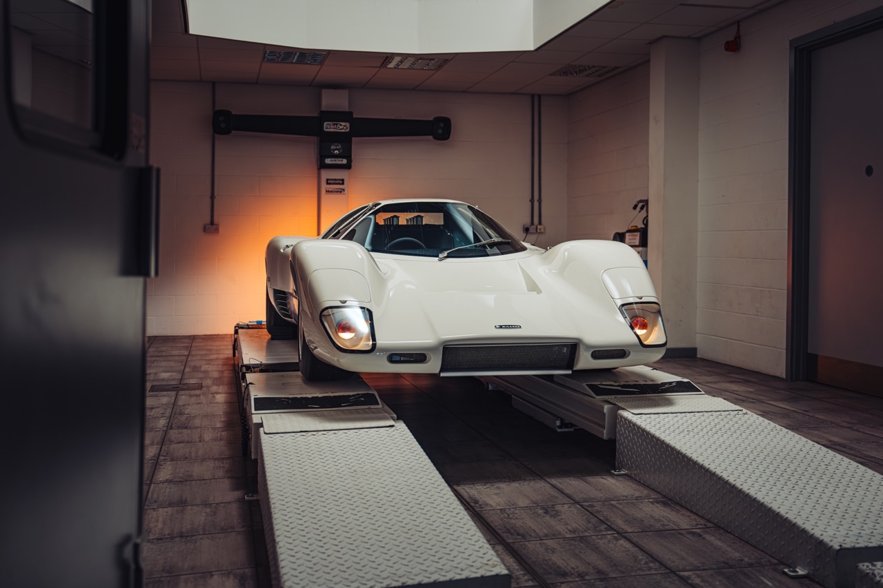 MSO McLaren M6GT-anh-29.jpeg