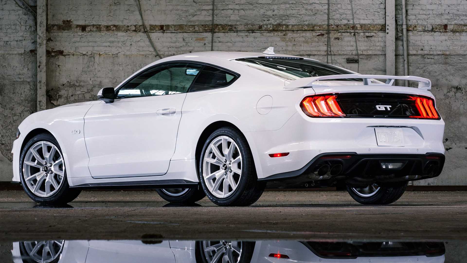 Mustang Ice White Edition (7).jpg