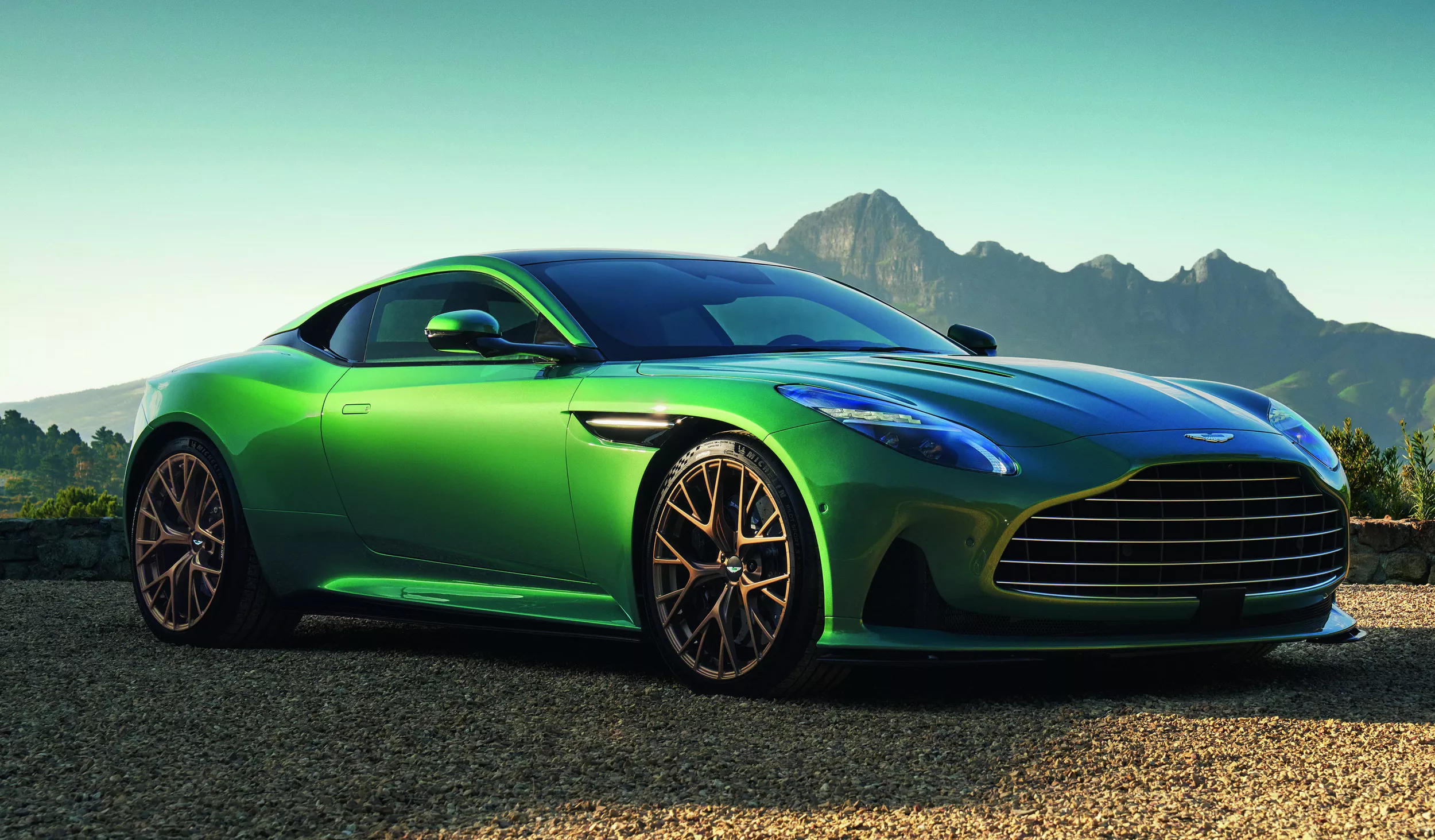 New-Aston-Martin-DB12_20.jpg