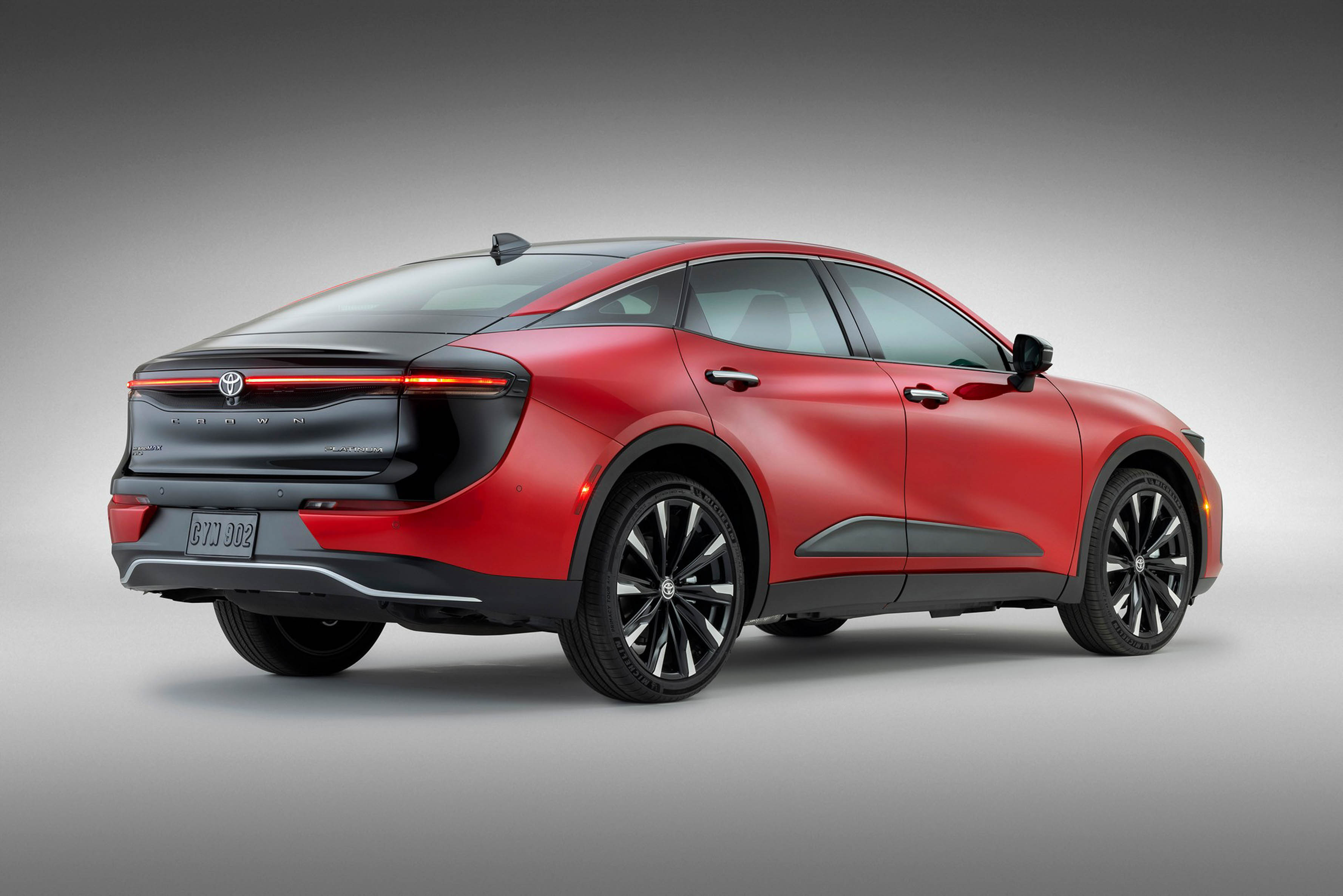 New Toyota Crown (12).JPG
