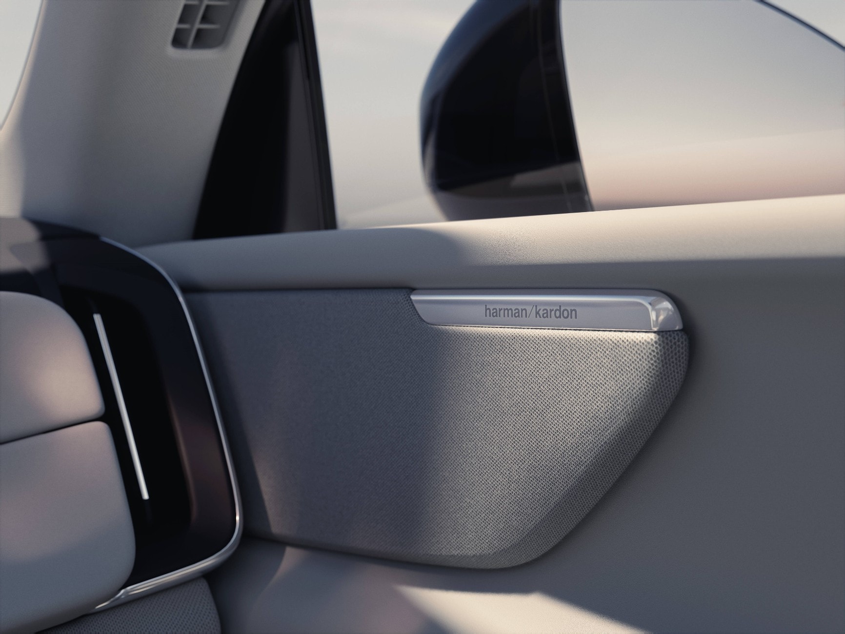 new-volvo-xc70-plug-in-hybrid-suv-goes-live-with-massive-electric-range_51.jpg