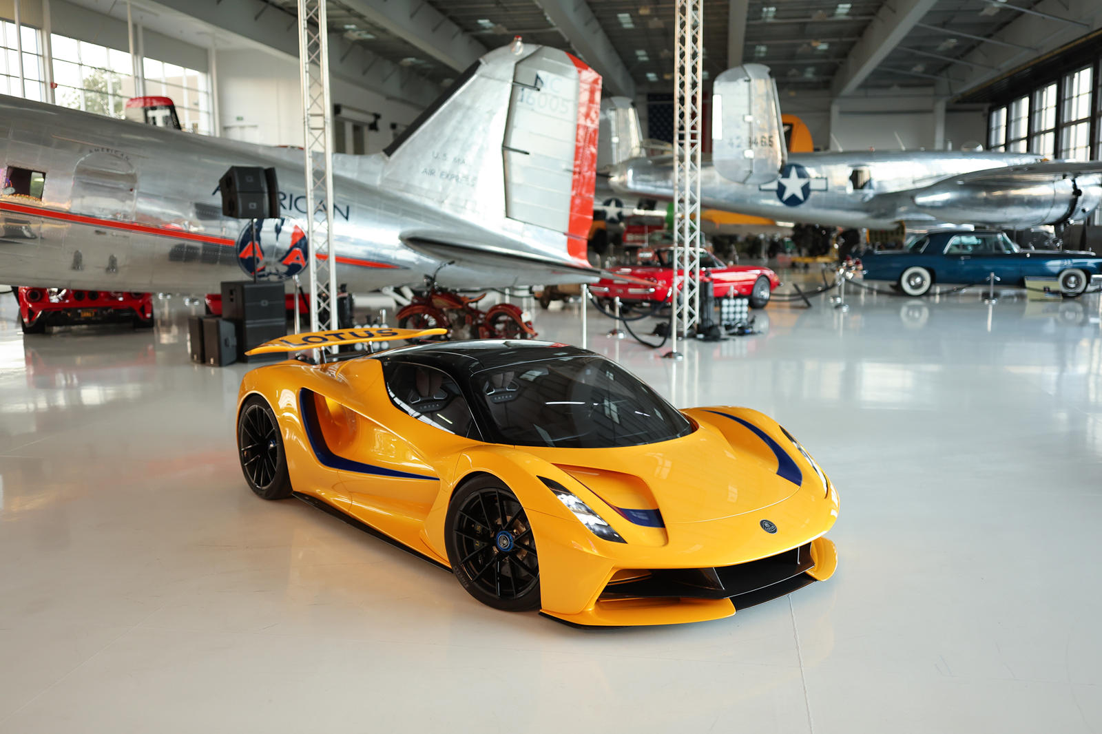 những-mẫu-xe-được-Lotus-mang-đến-Monterey-Car-Week-2021 (8).jpg