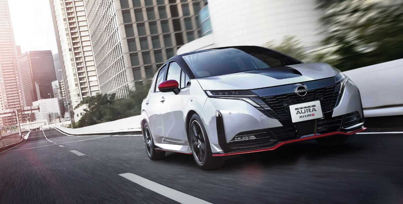 Nissan-note-aura-nismo-lieu-toyota-yaris-va-honda-jazz-co-the-dau-lai-doi-thu-nang-ky-trong-la...JPG