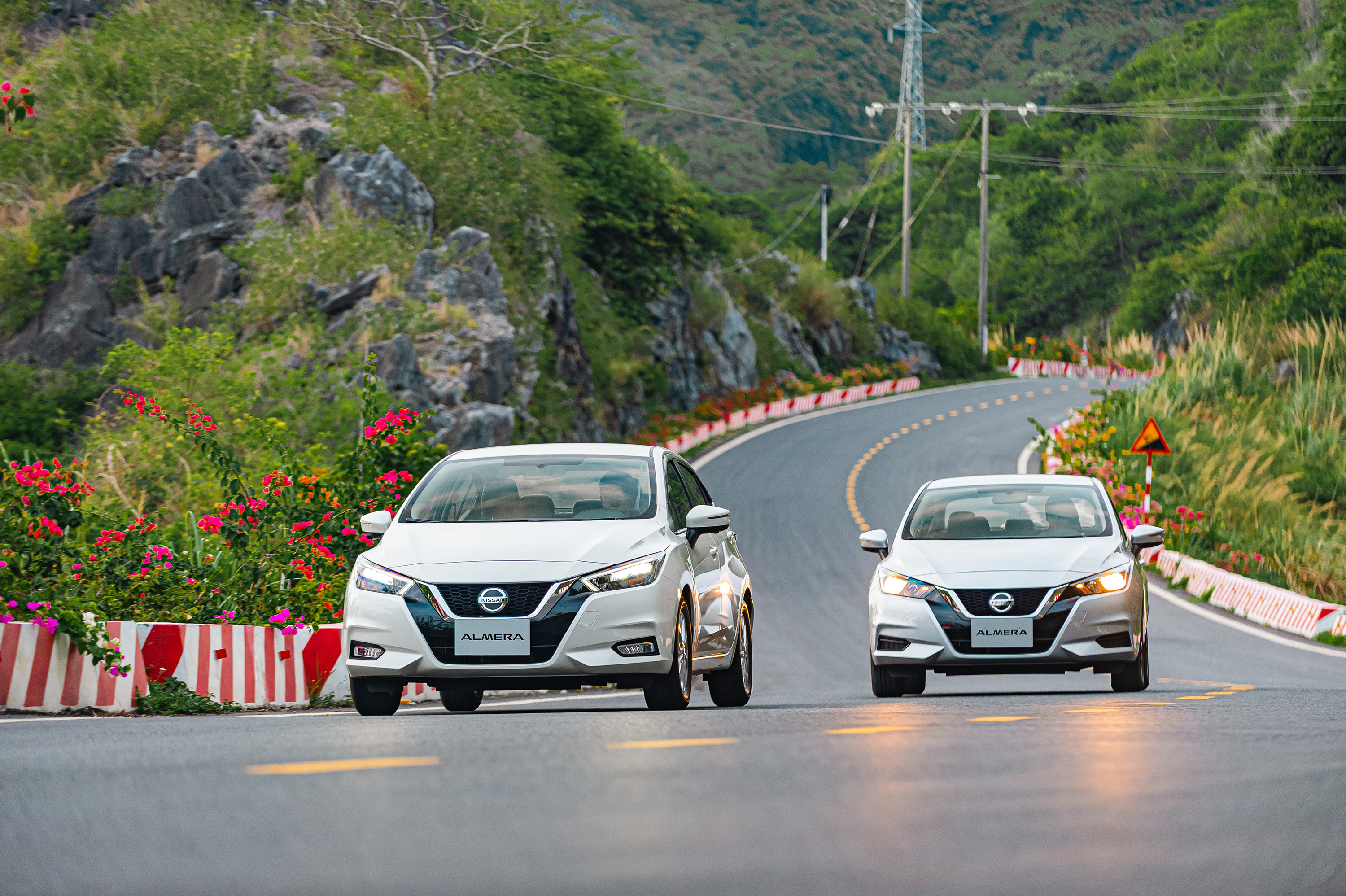 nissan-ra-mat-navara-almera-anh-_11.jpg