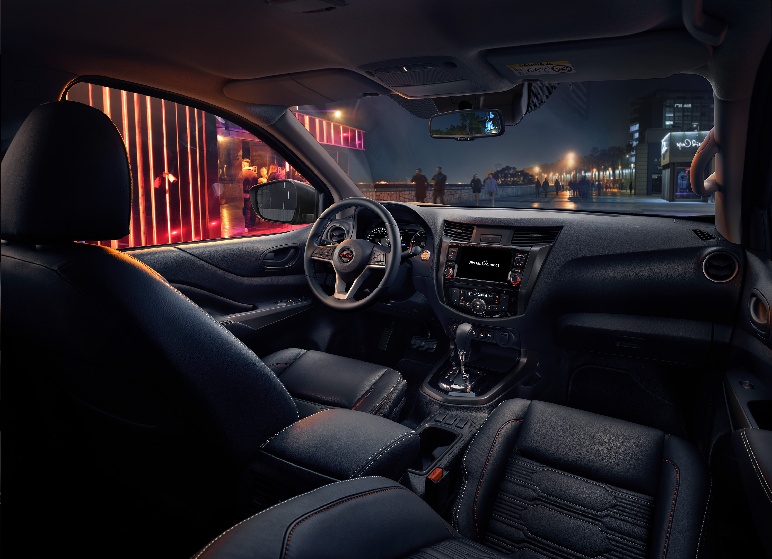 nissan-ra-mat-navara-almera-anh-_15.jpg