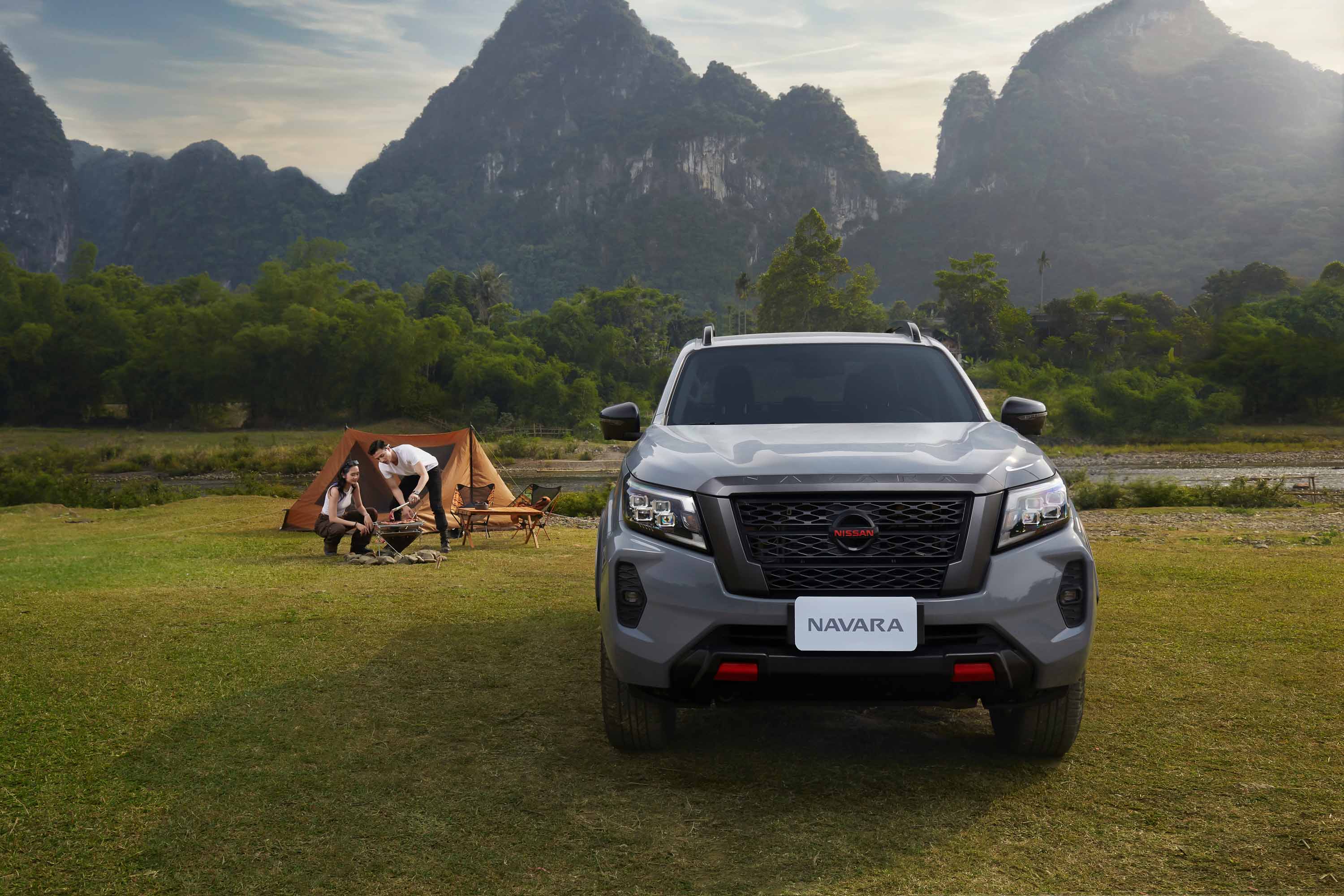 nissan-ra-mat-navara-almera-anh-_3.jpg