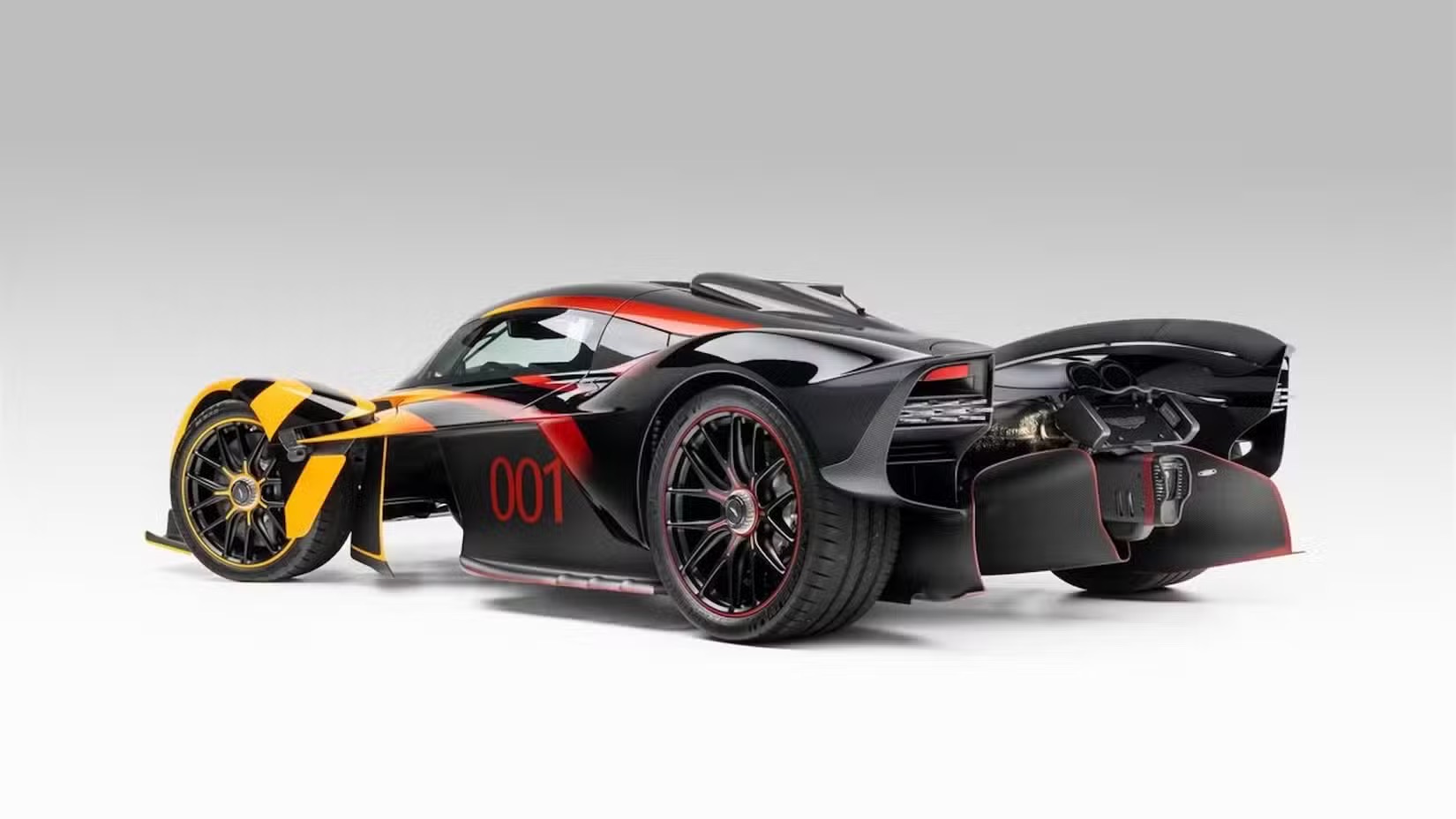 one-off-aston-martin-valkyrie-for-sale-02.jpeg