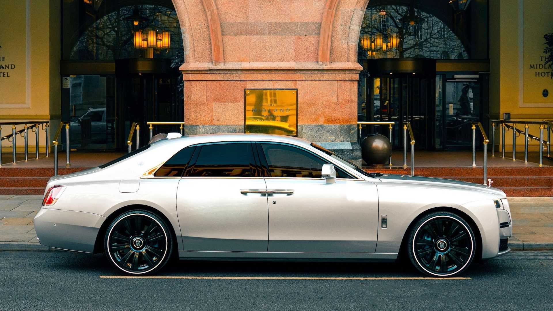 one-off-rolls-royce-manchester-ghost.jpg