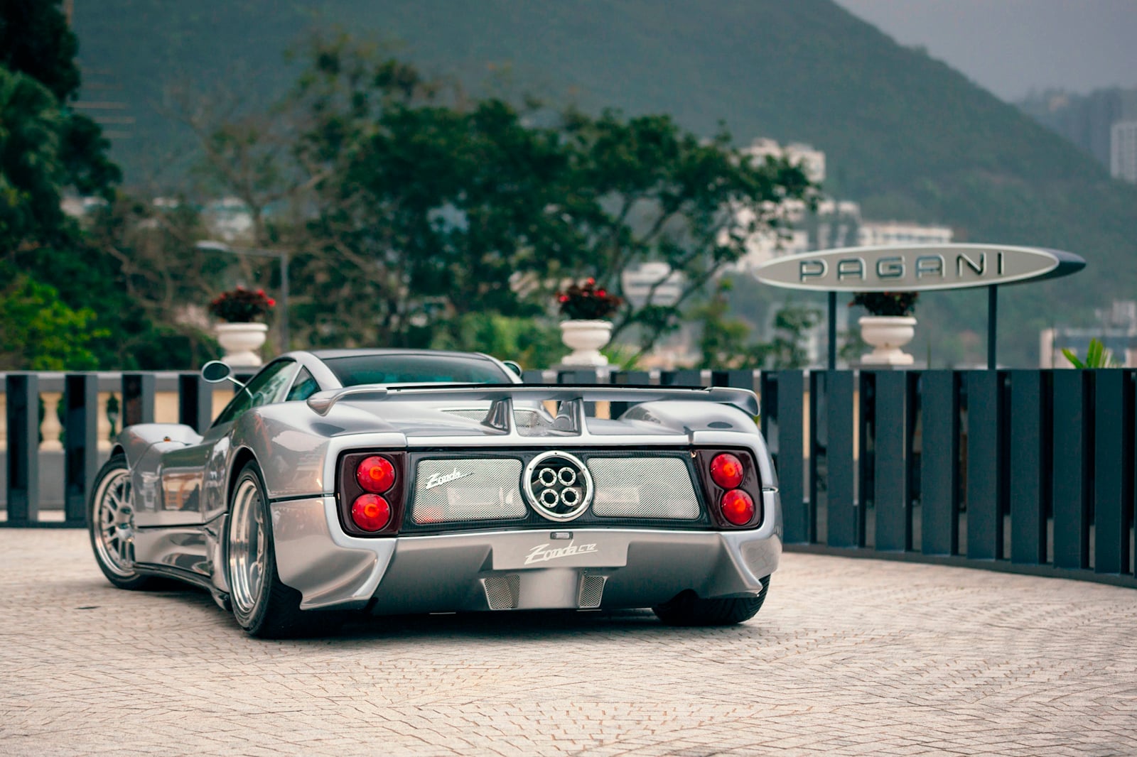 pagani-25years-04.jpg