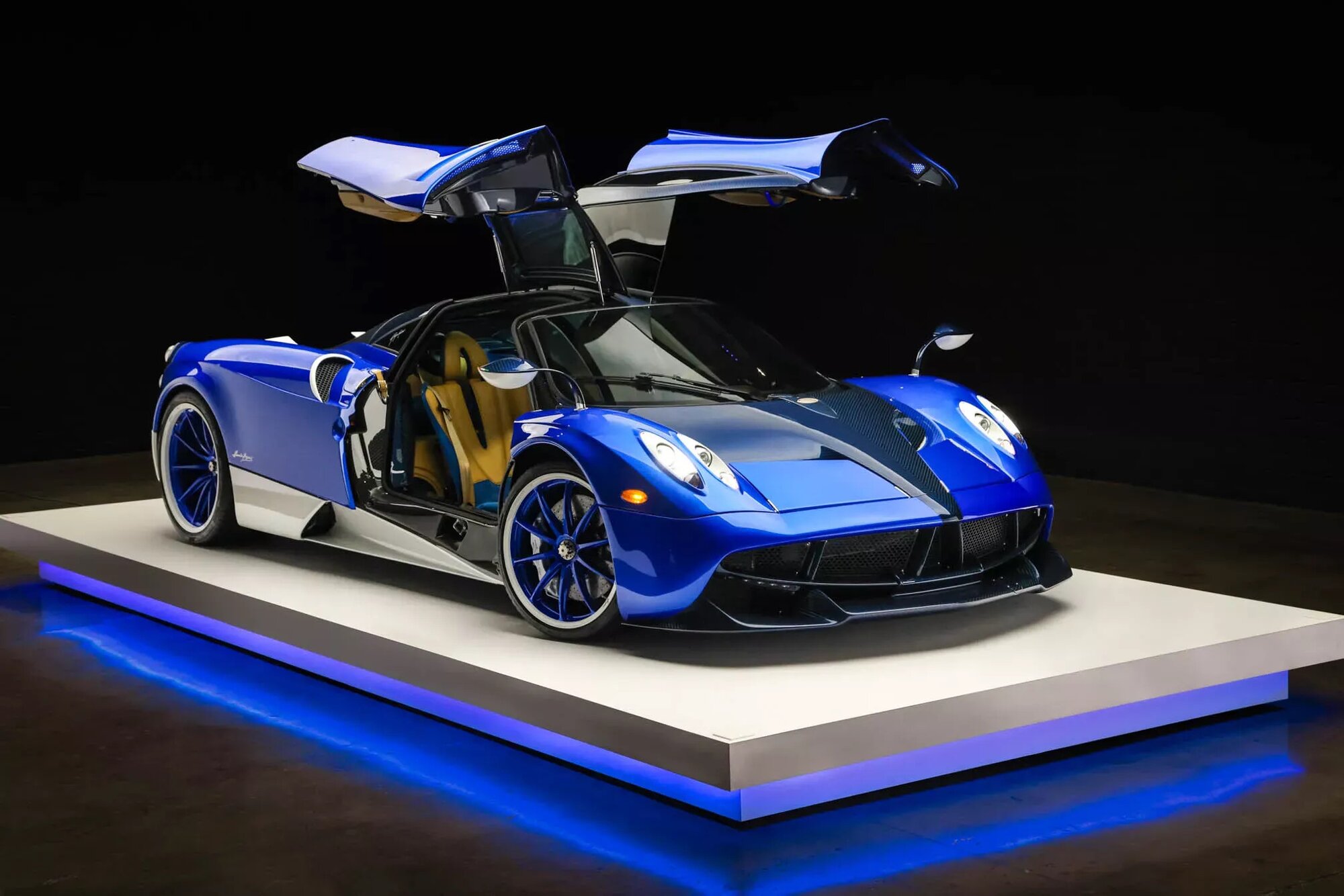 Pagani-Huayra-For-Sale-7.jpeg