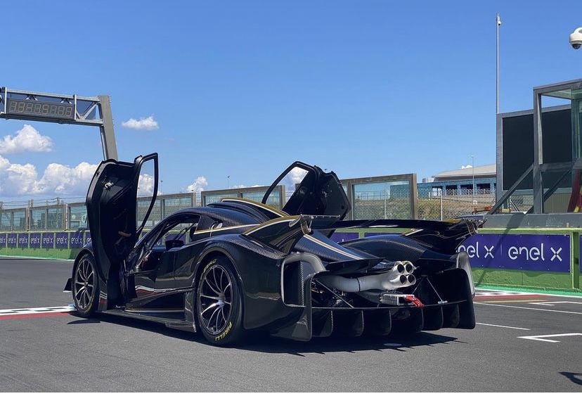 Pagani Huayra R (13).jpg