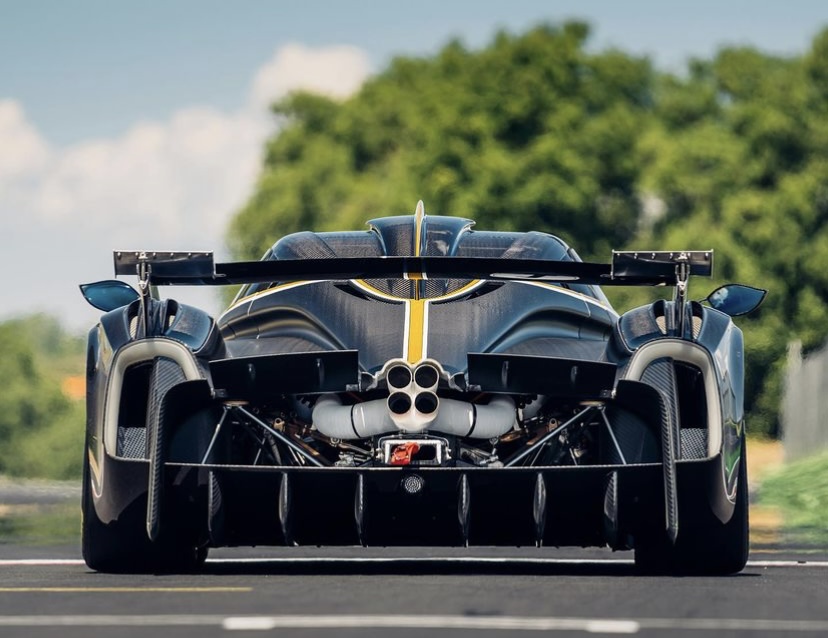 Pagani Huayra R (15).jpg