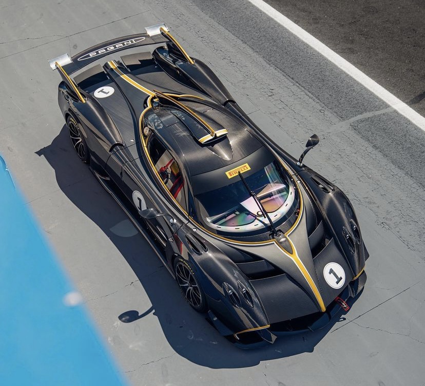 Pagani Huayra R (19).jpg