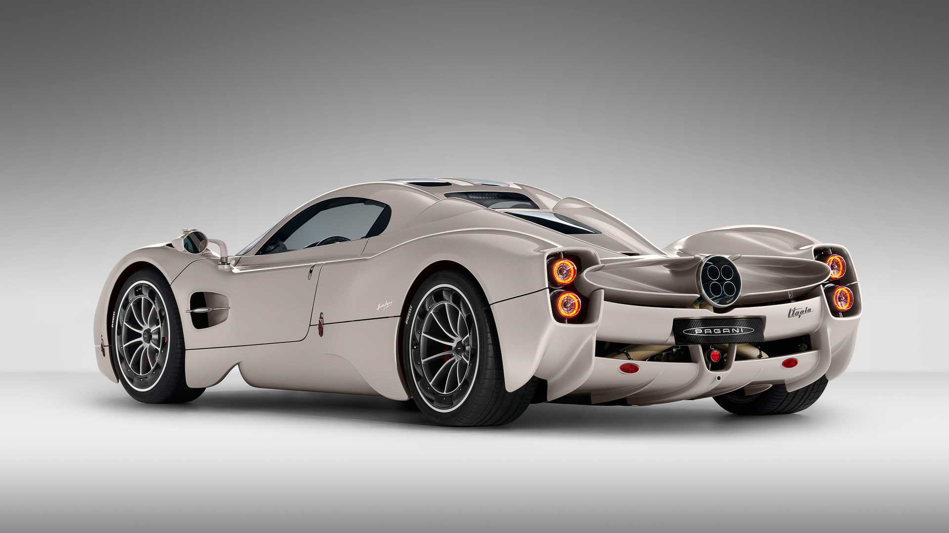 Pagani Utopia (13).JPG