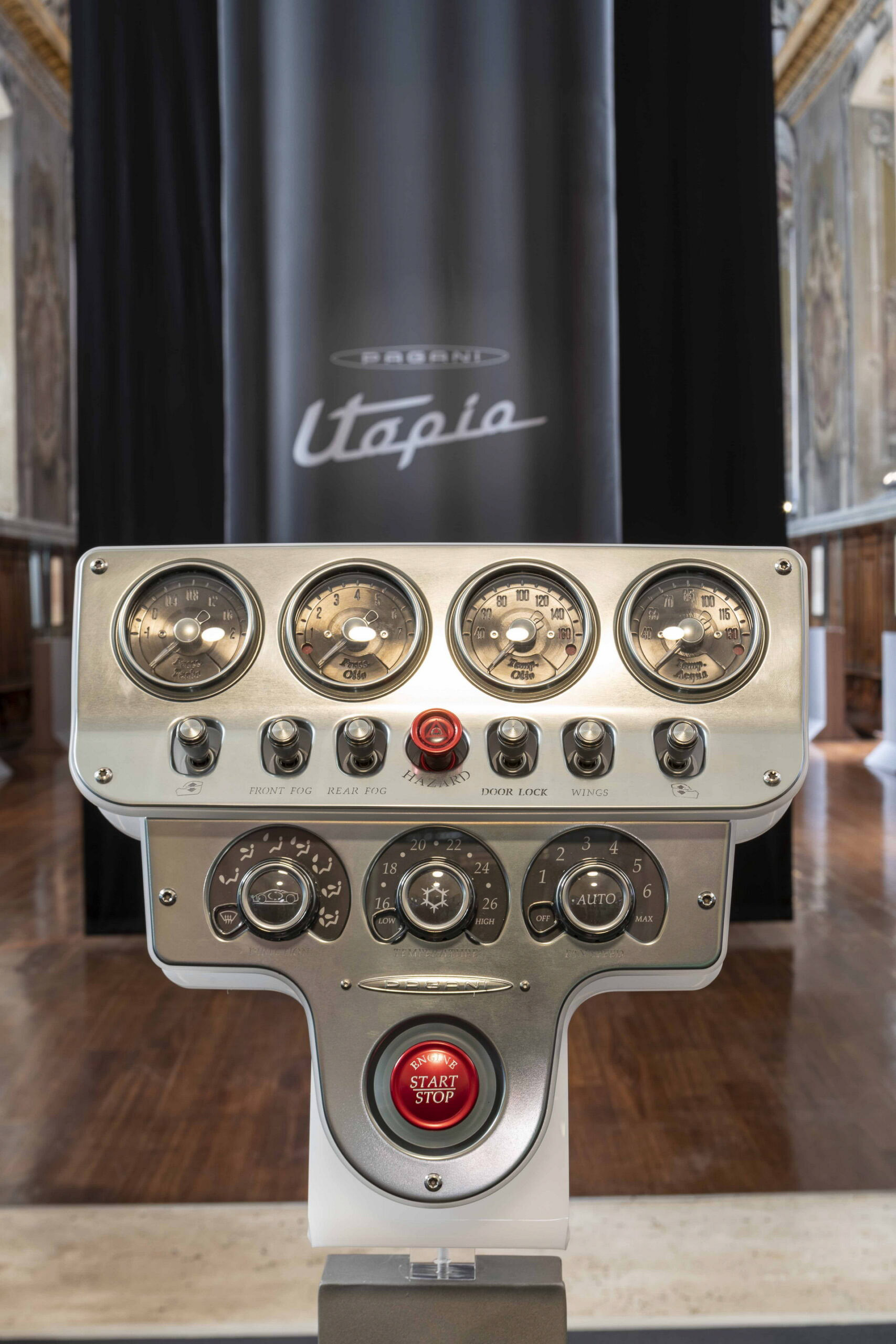 Pagani Utopia (35).JPG