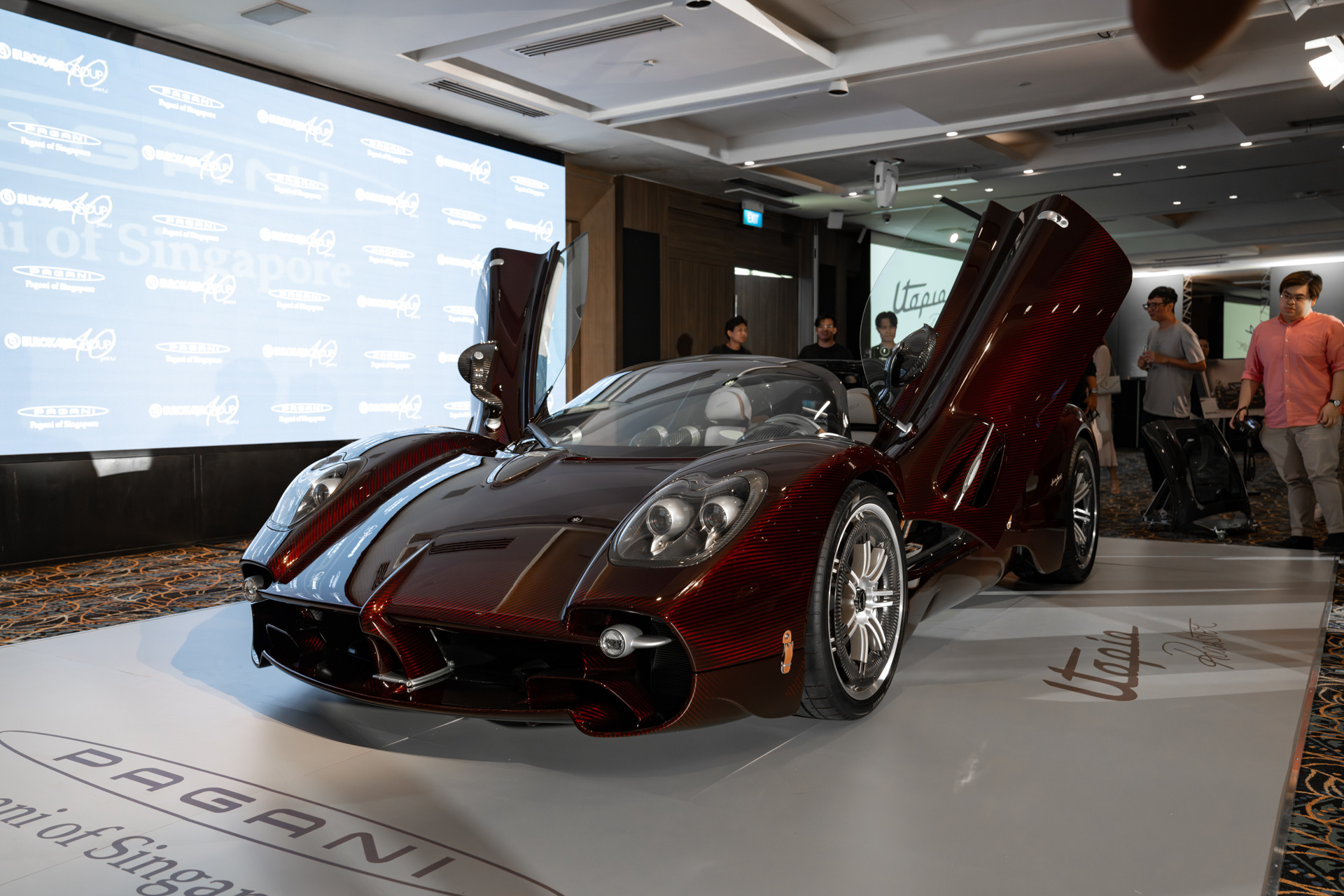 pagani-utopia-roadster-singapore-2-52476.jpg