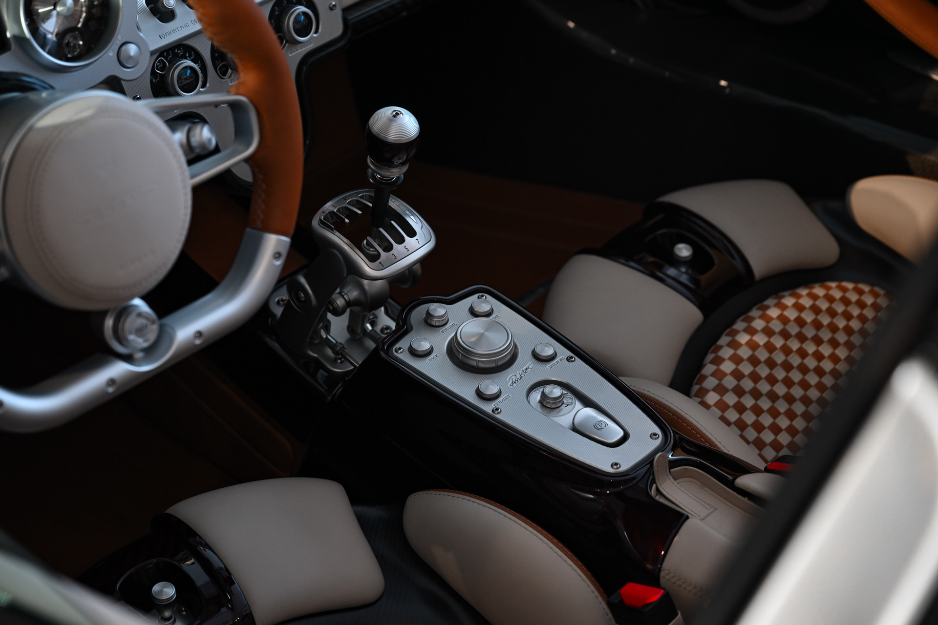 pagani-utopia-roadster-singapore-8-52481.jpg