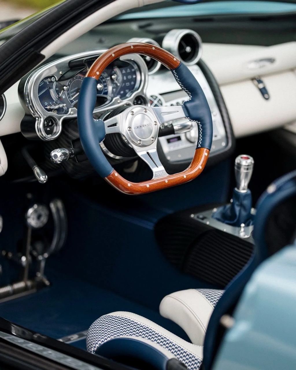 Pagani-Zonda-Cervino-167 Large.jpeg