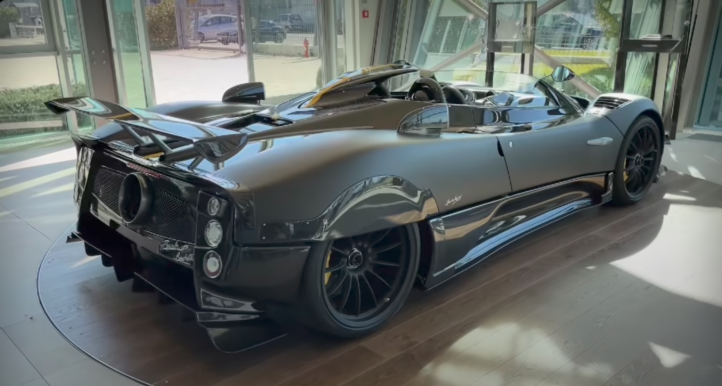 Pagani Zonda HP Barchetta (1).jpg