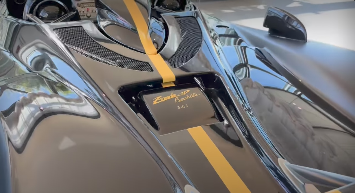 Pagani Zonda HP Barchetta (15).jpg