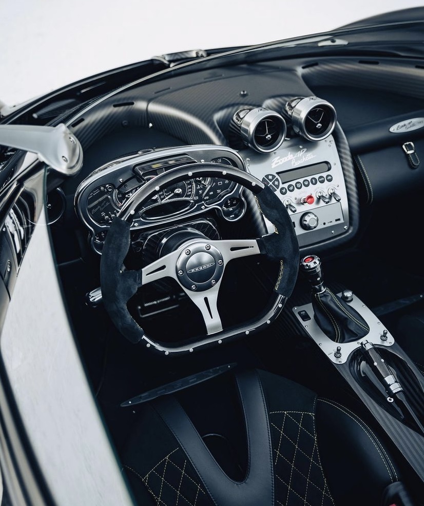 Pagani Zonda HP Barchetta (2).jpg