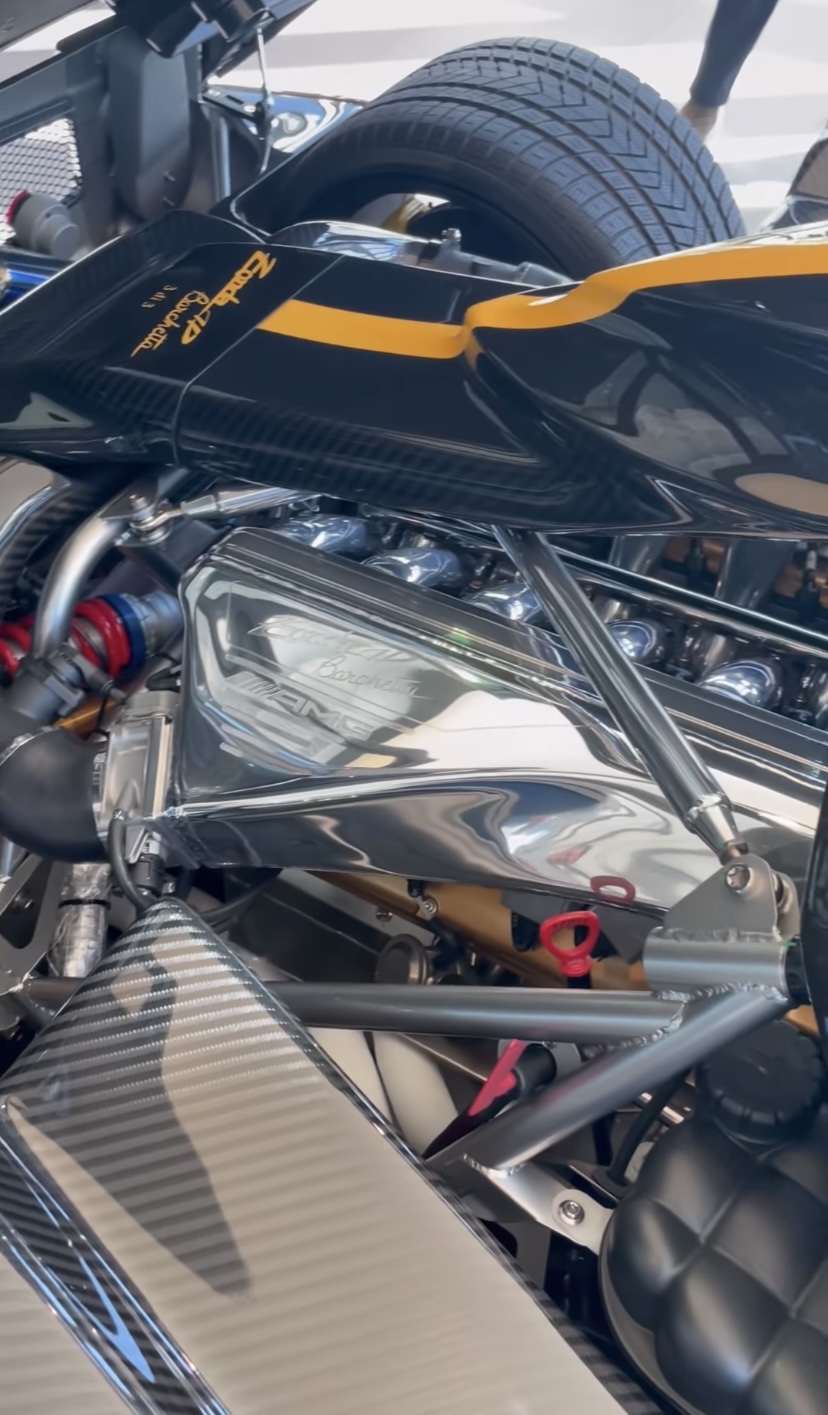 Pagani Zonda HP Barchetta (6).jpg