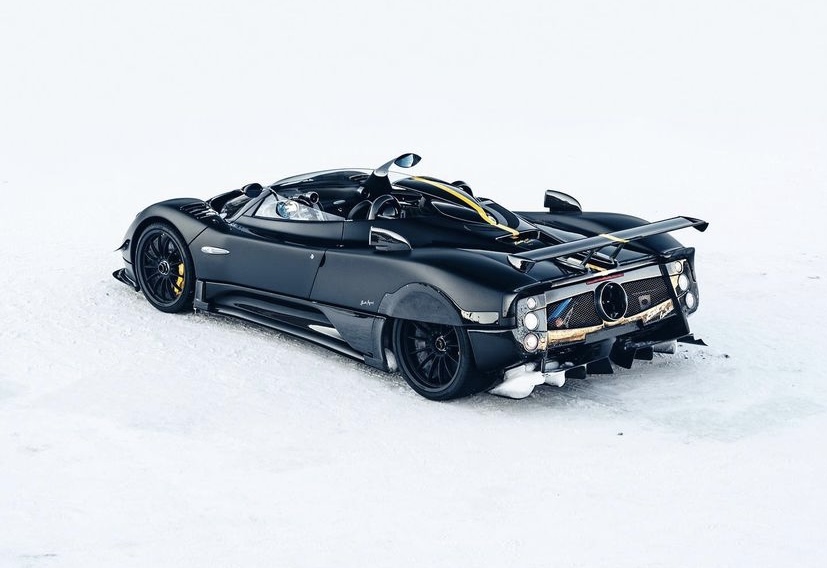 Pagani Zonda HP Barchetta (8).jpg