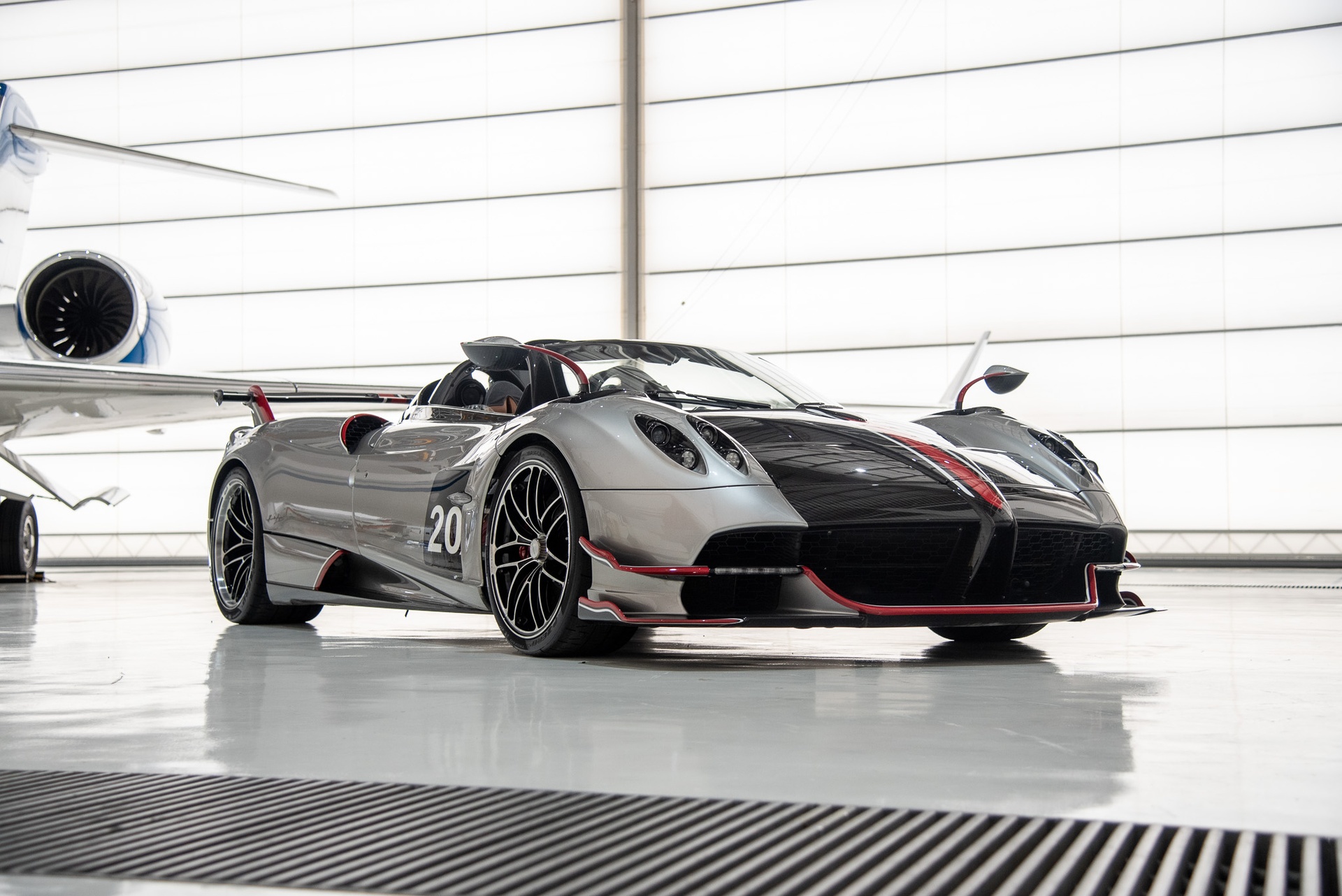 Pagani_Huayra_Roadster_BC_Top_Gear_Singapore_9.jpeg