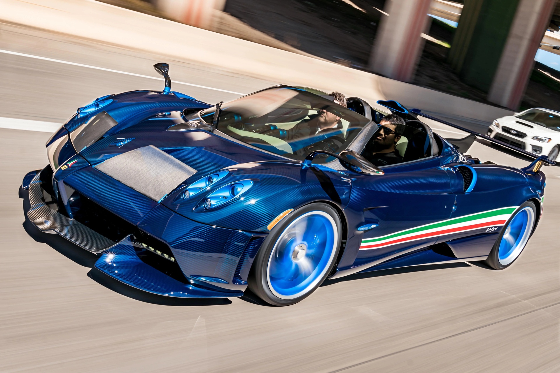 Pagani_Huayra_Tricolore_97.jpg