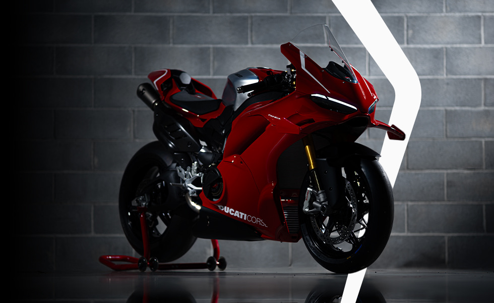 Panigale-V4-R-overview-banner-full-presentazione-980x600.jpeg