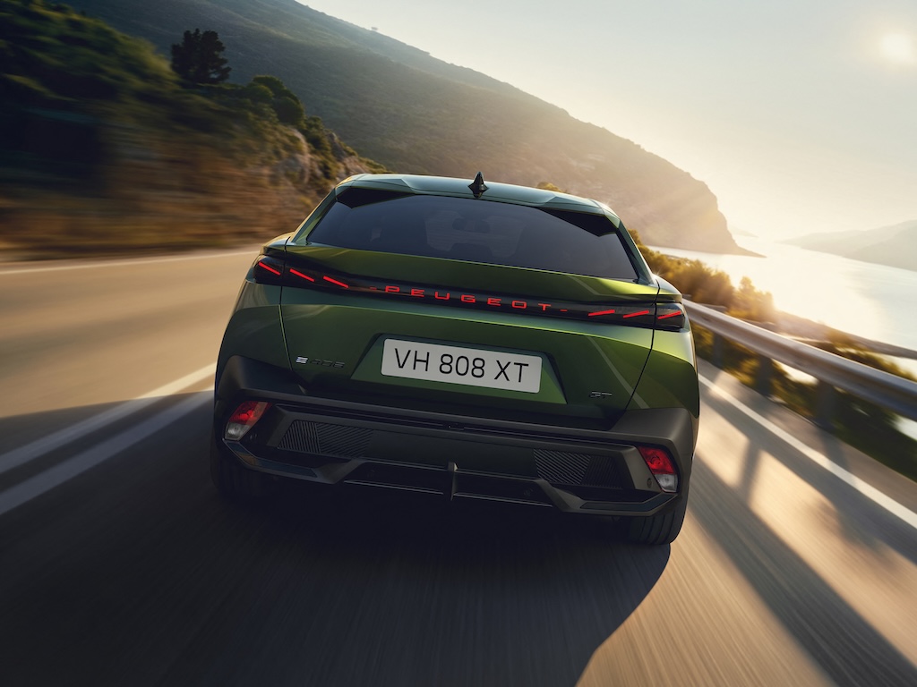 peugeot_e408_06.jpg