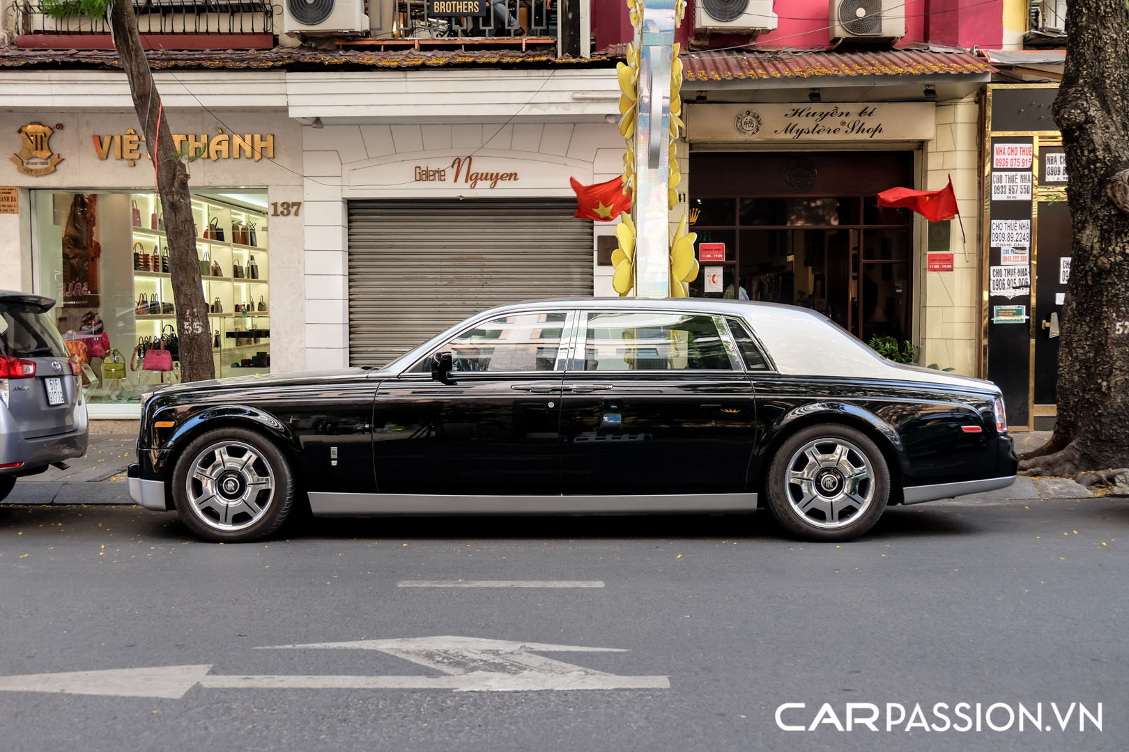 Phantom EWB Bespoke (14).JPG