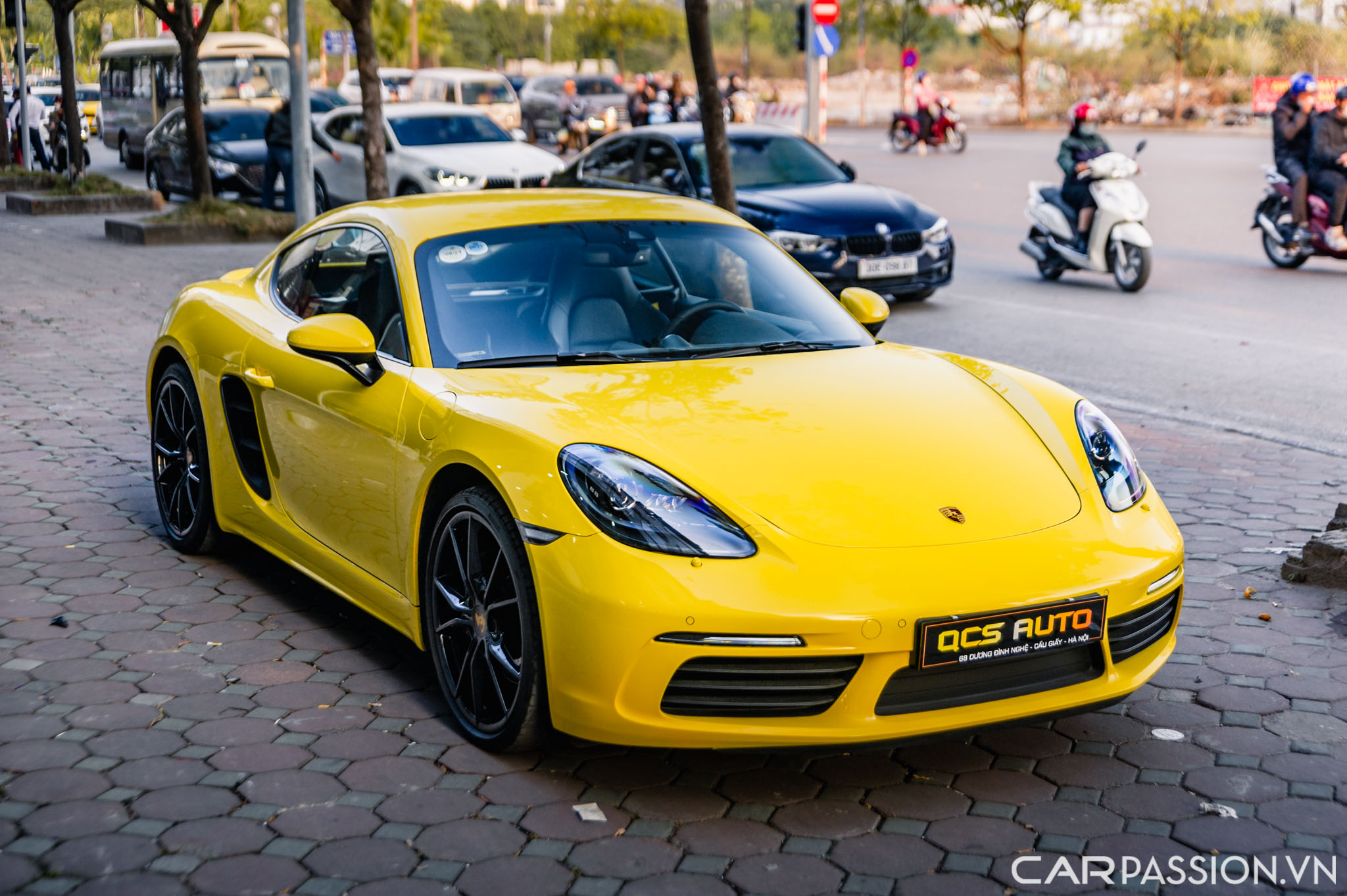 Porsche 718 Cayman (2).jpg