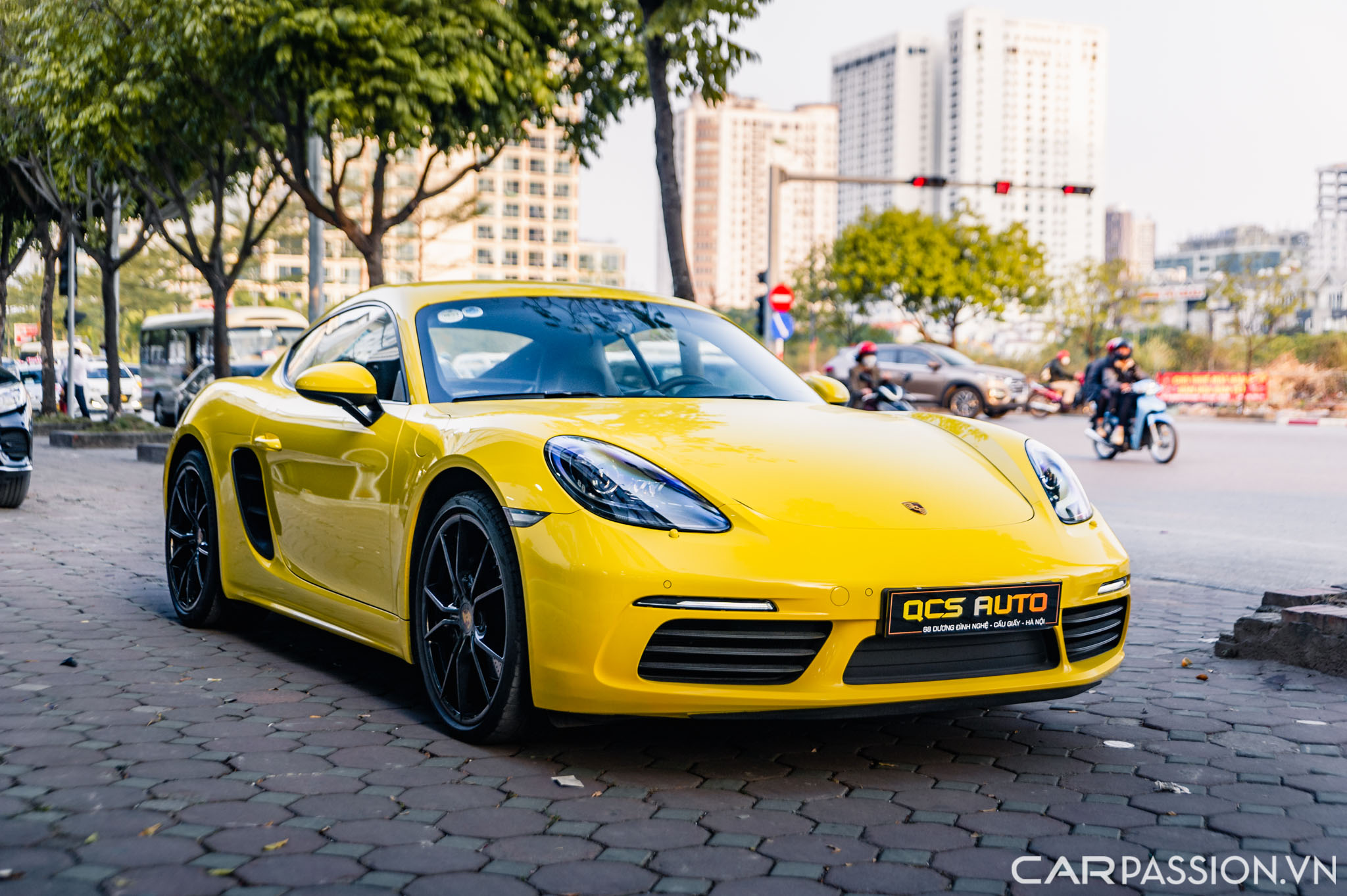 Porsche 718 Cayman (3).jpg