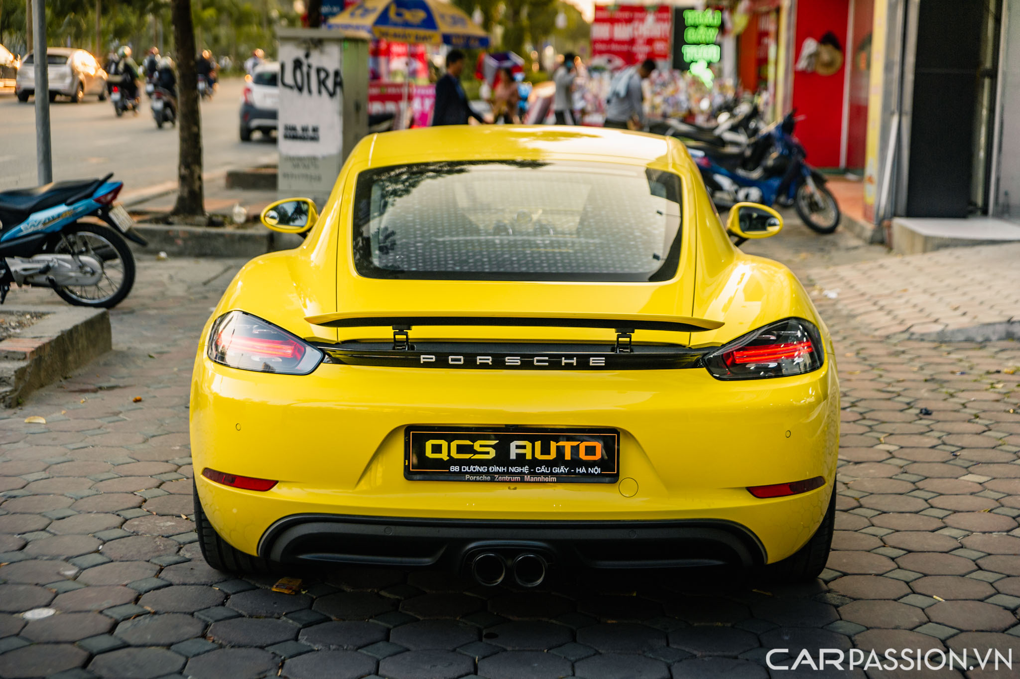 Porsche 718 Cayman (7).jpg