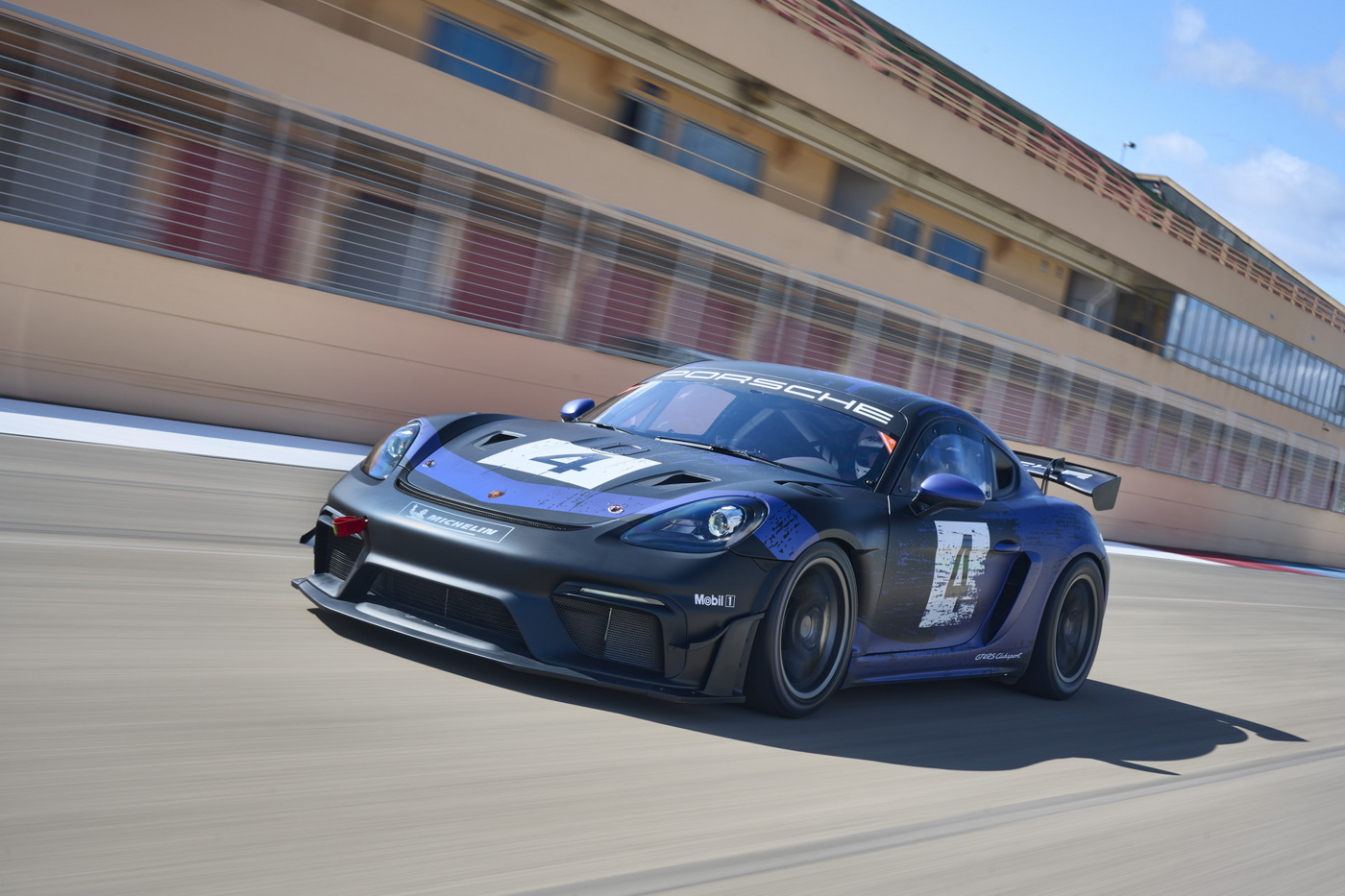 Porsche 718 Cayman GT4 RS Clubsport (13).JPG