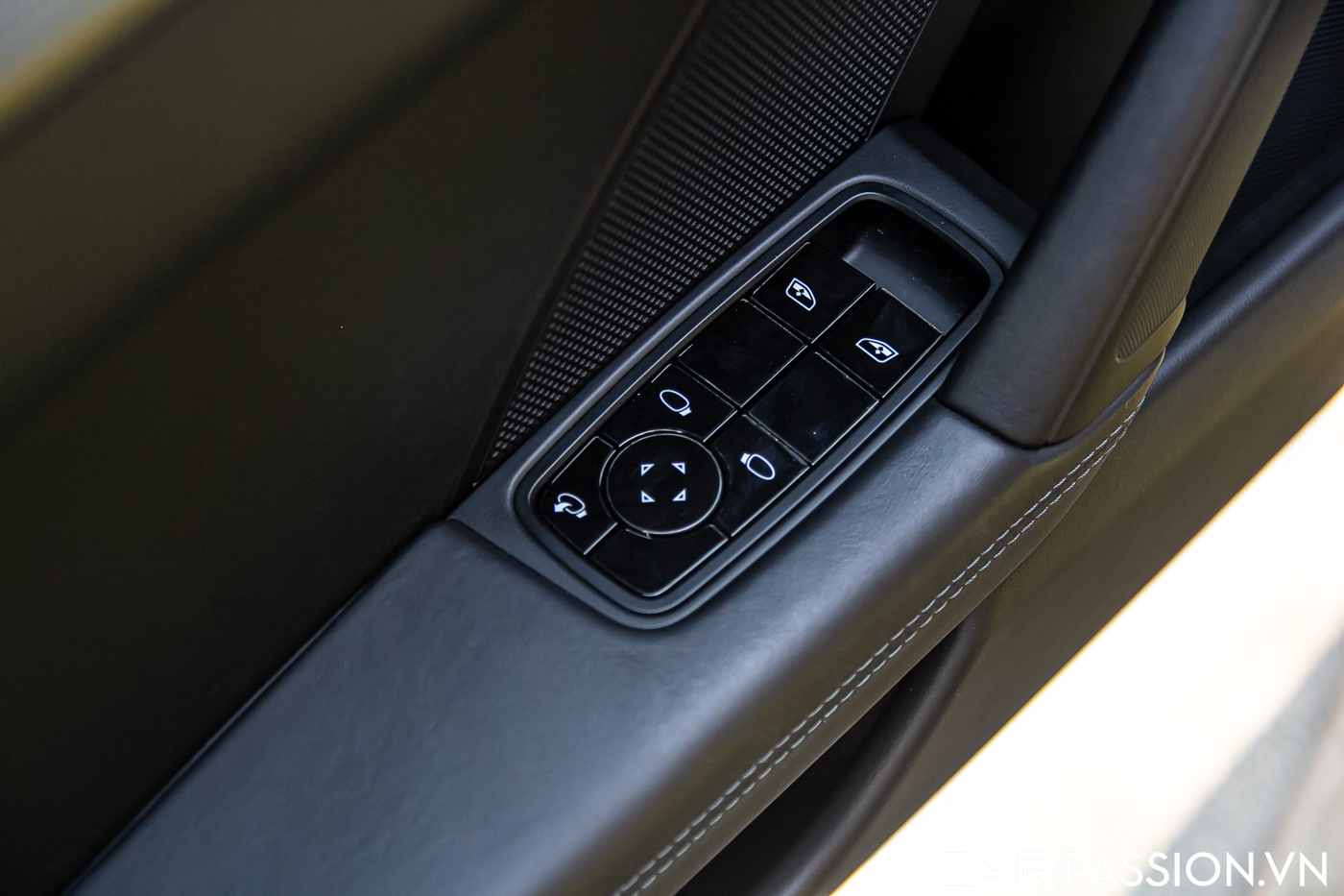 Porsche 911 992 Carrera (23).JPG